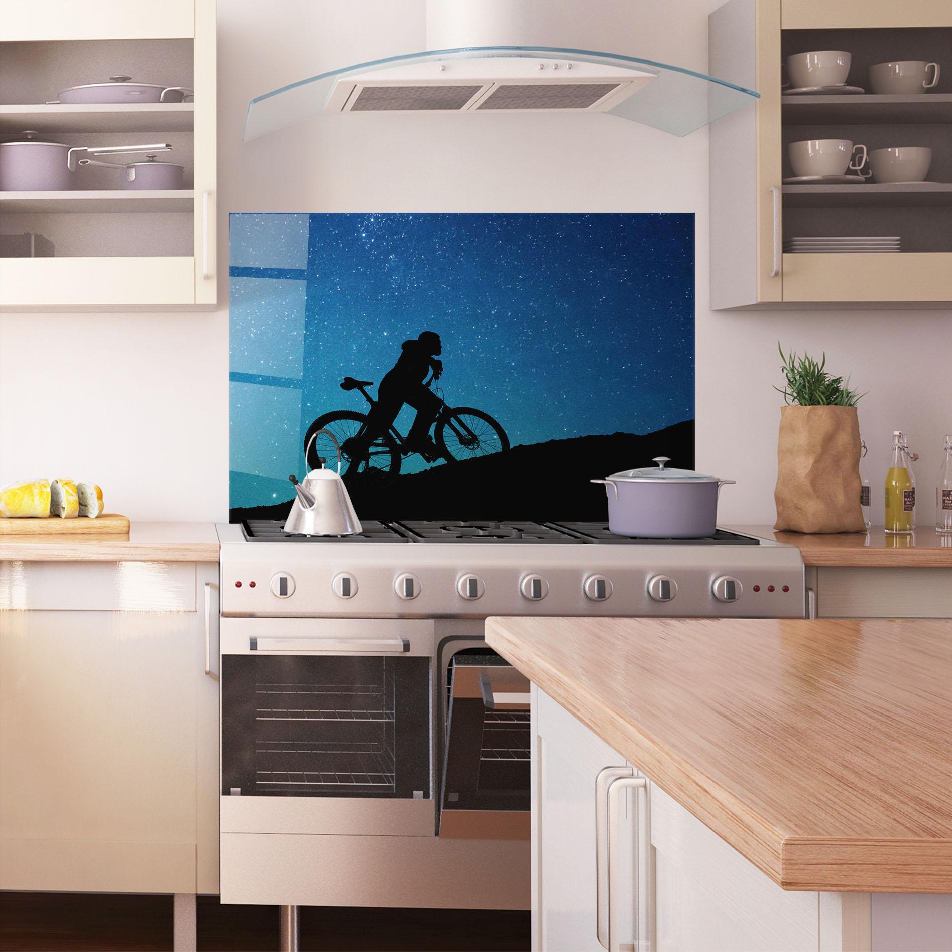Стъклен панел за кухня Bike Blast mockup 1
