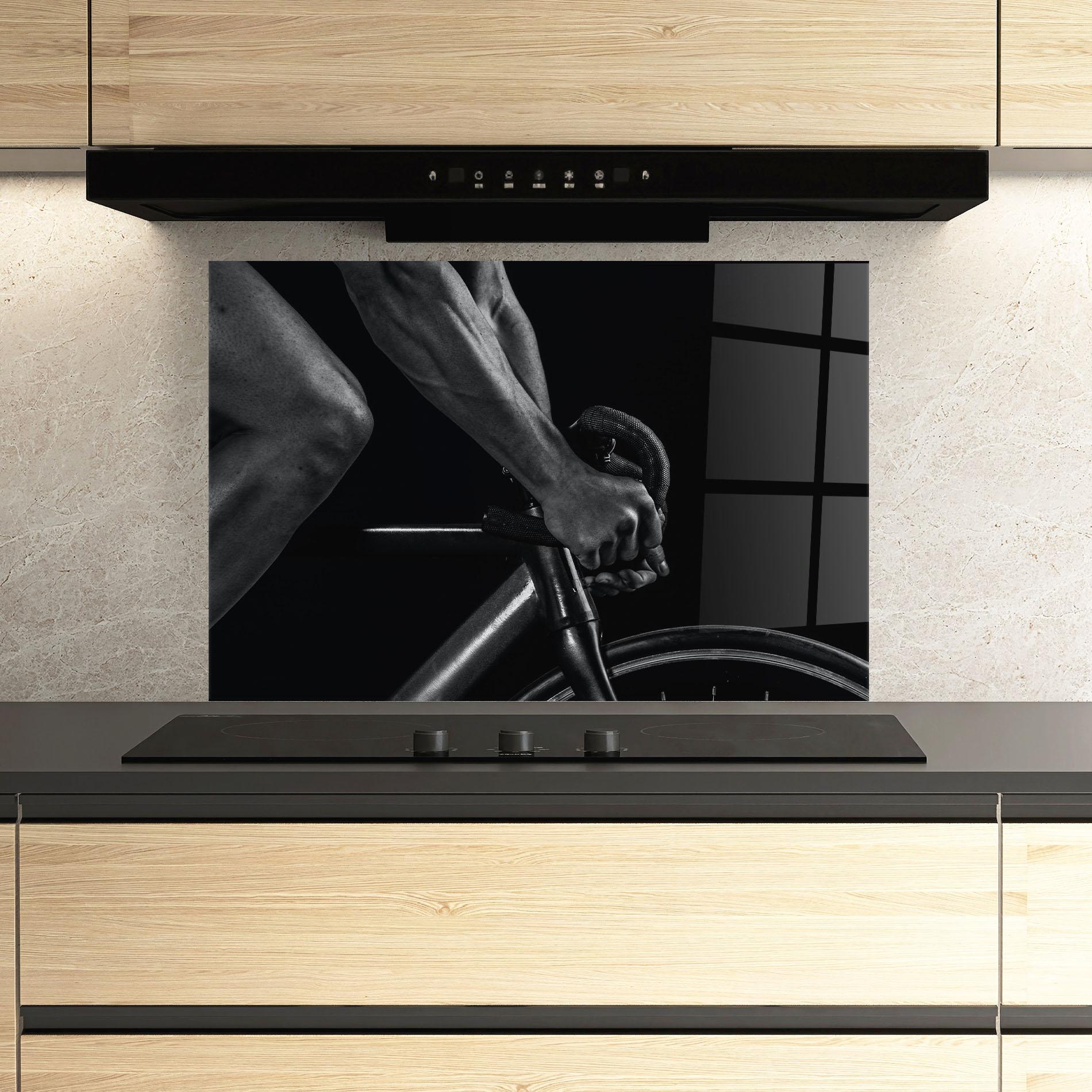 Стъклен панел за кухня Bike Burst mockup 3