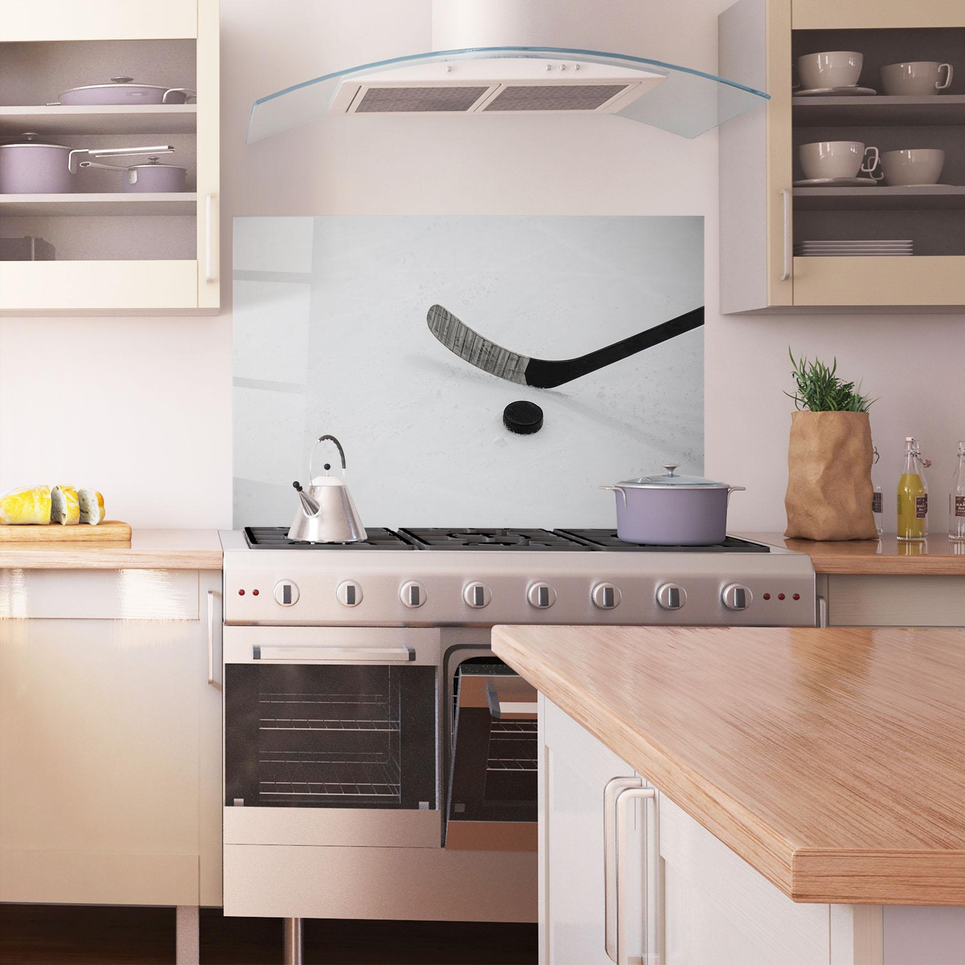 Стъклен панел за кухня Hockey Puck mockup 1