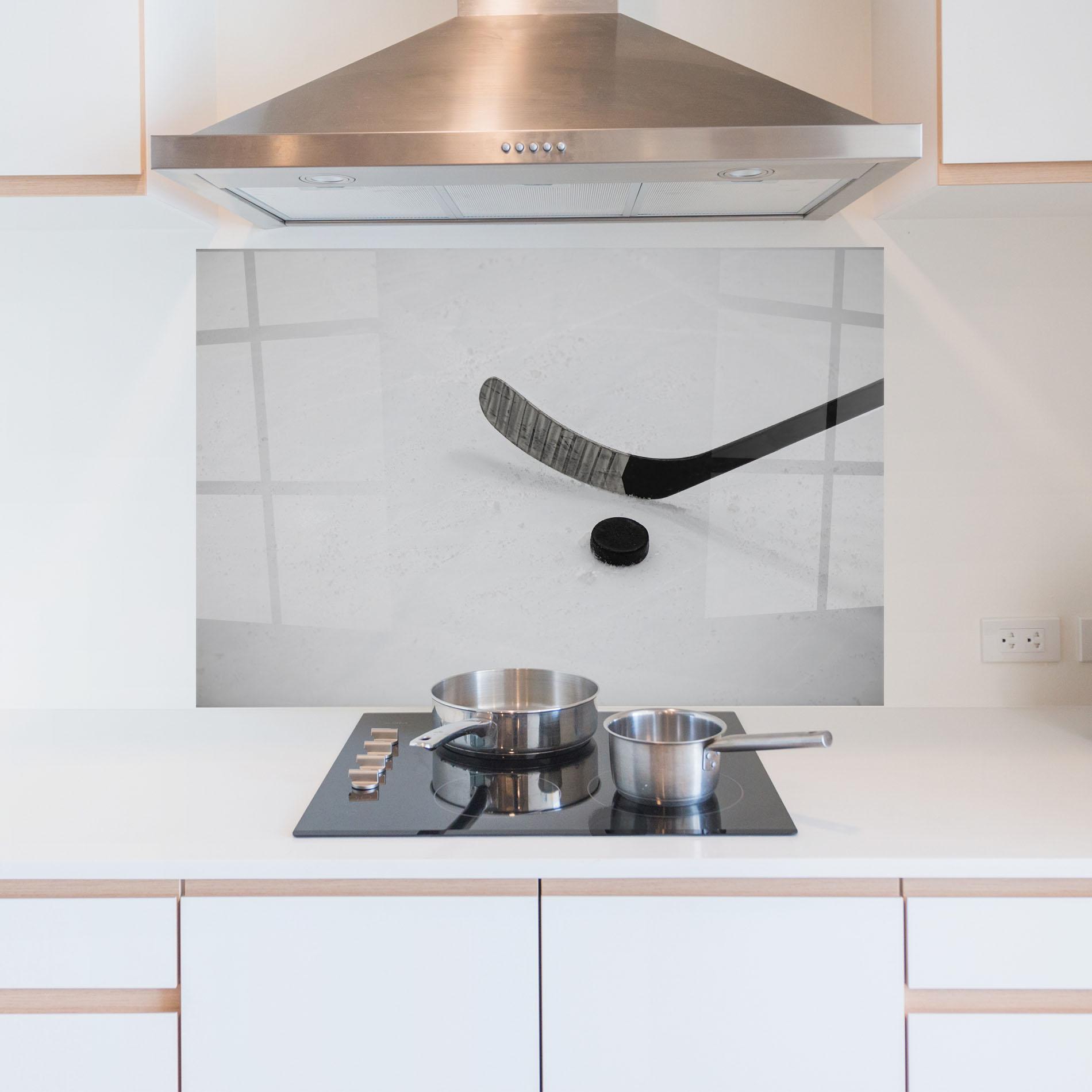 Стъклен панел за кухня Hockey Puck mockup 5