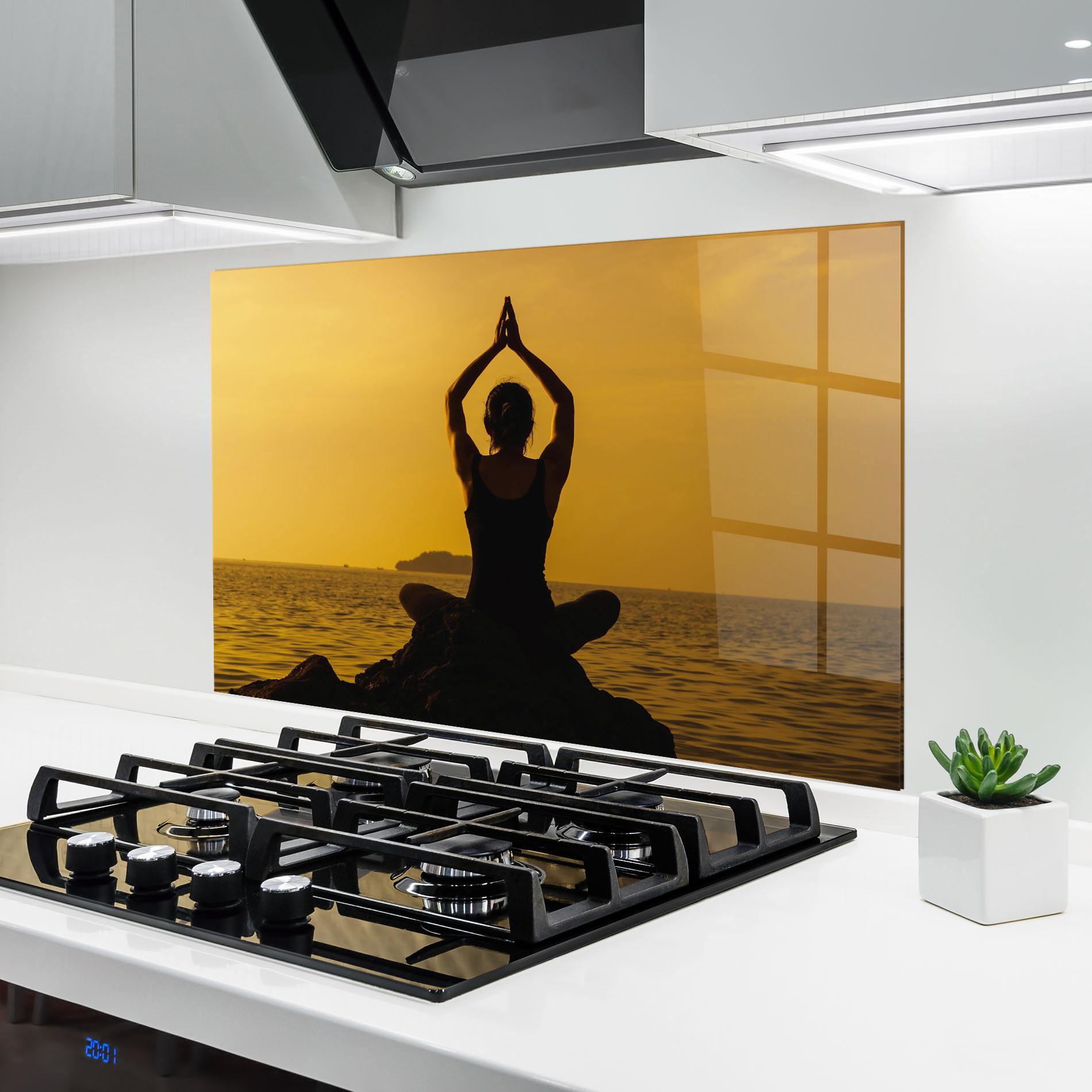 Стъклен панел за кухня Meditation On Sunset mockup 6