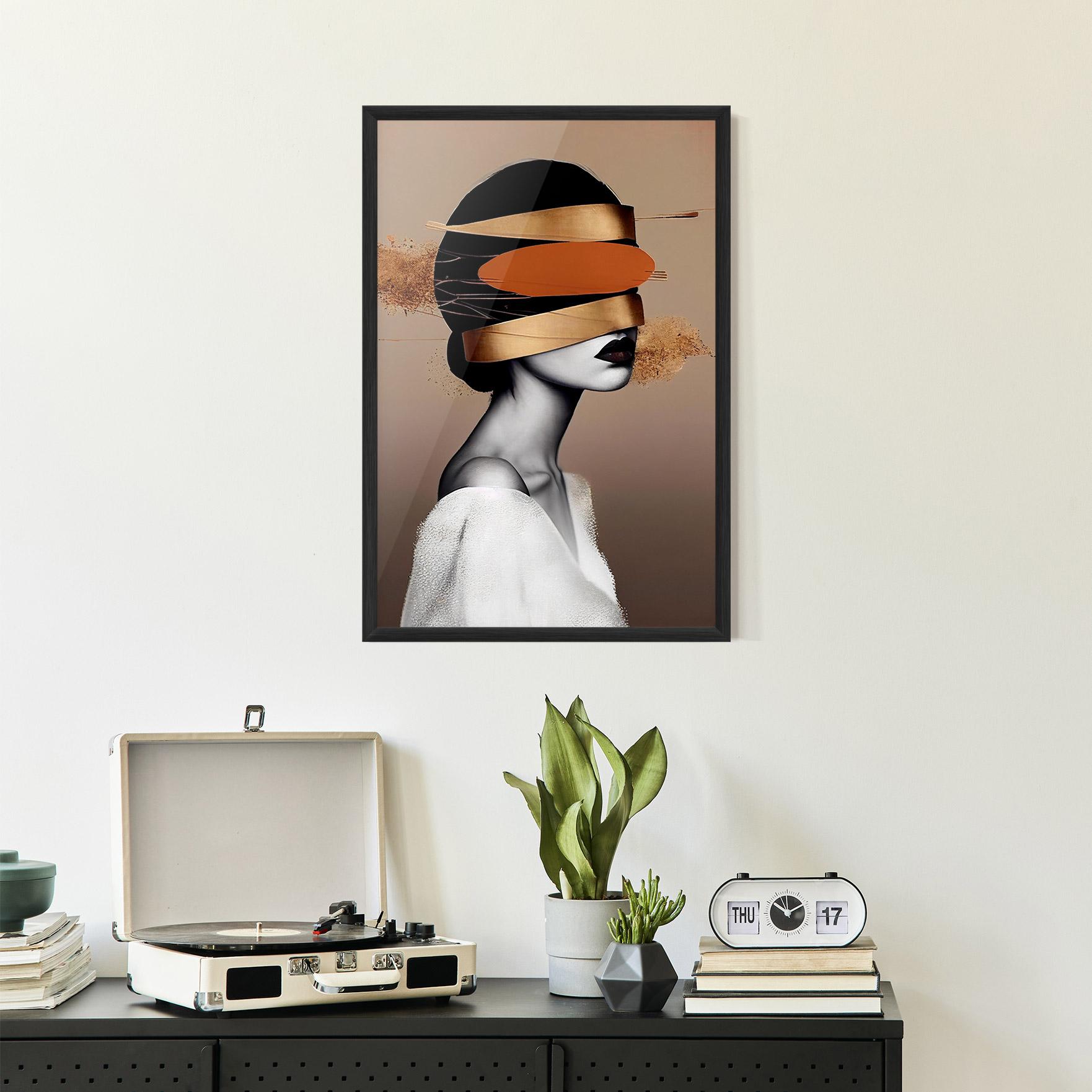 Рамкиран постер Woman With Gold Lines mockup 2