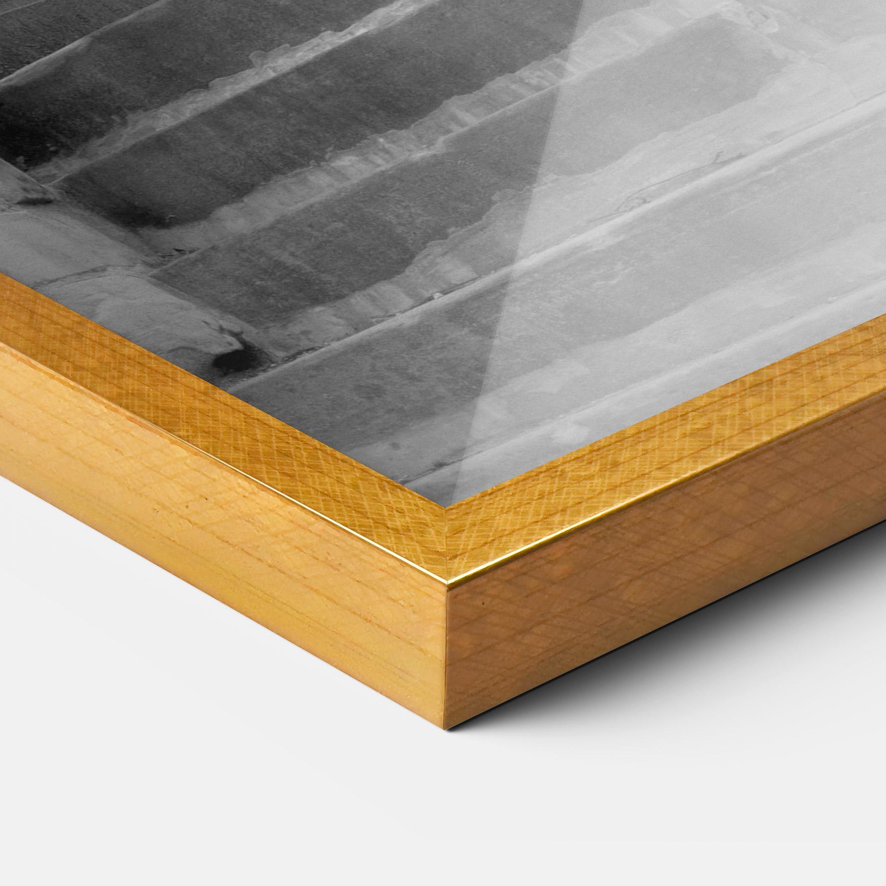 Рамкиран постер Grey Dors mockup 3