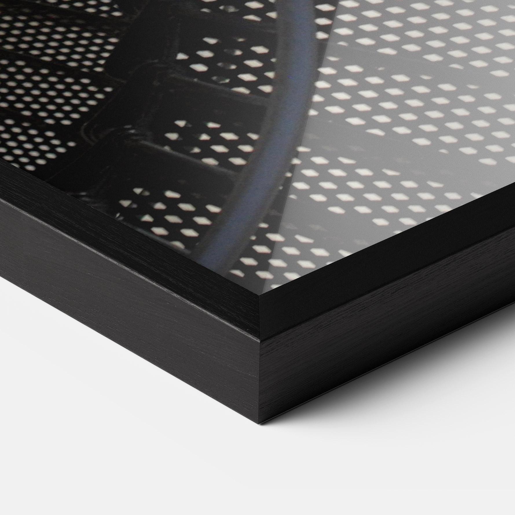 Рамкиран постер Beautiful Black Stairs mockup 3