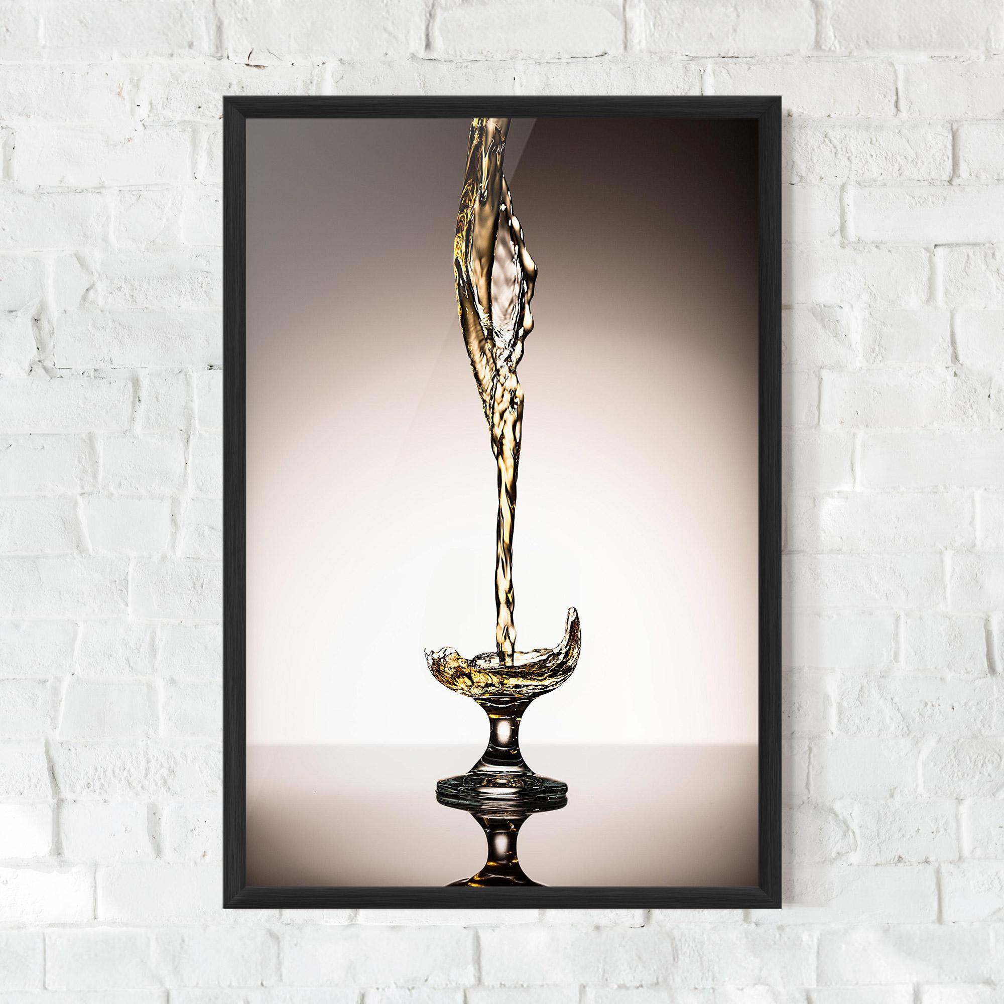 Рамкиран постер White Wine Splash mockup 0