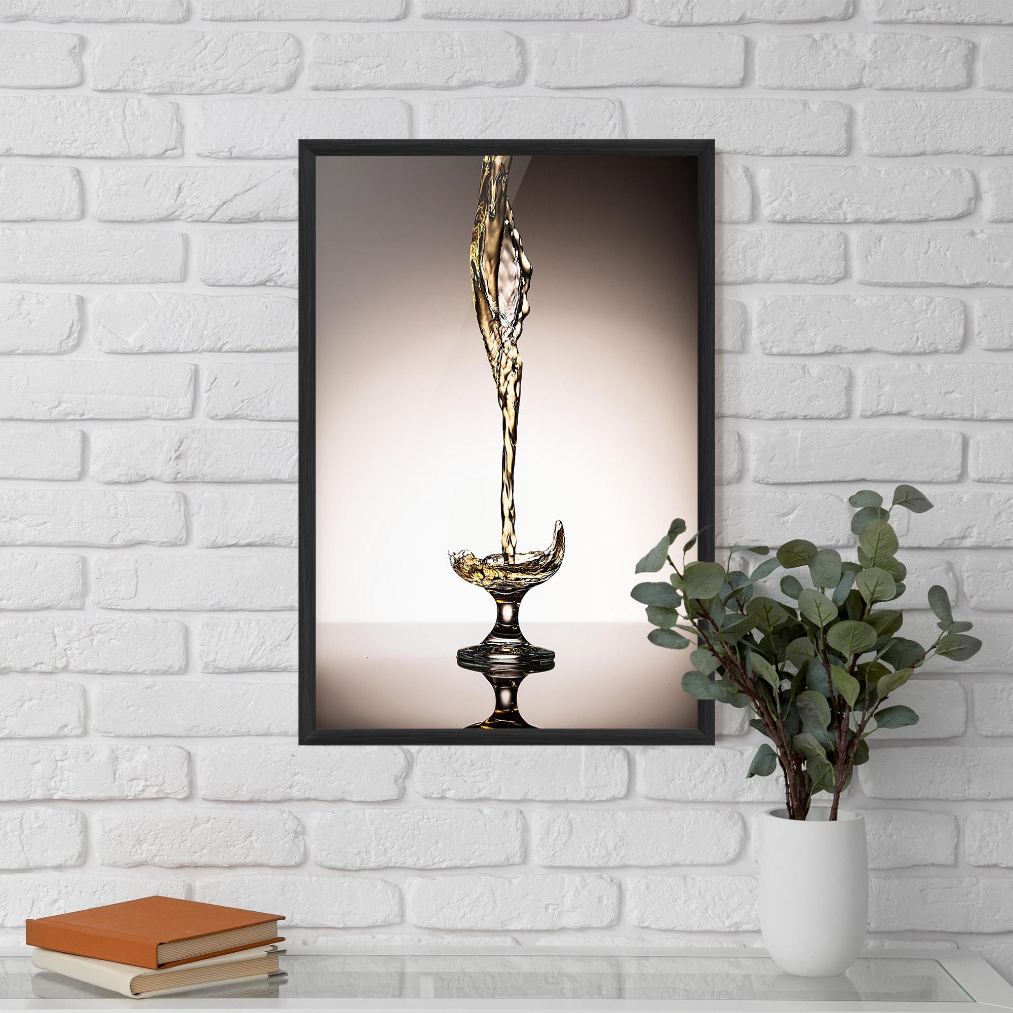 Рамкиран постер White Wine Splash mockup 5