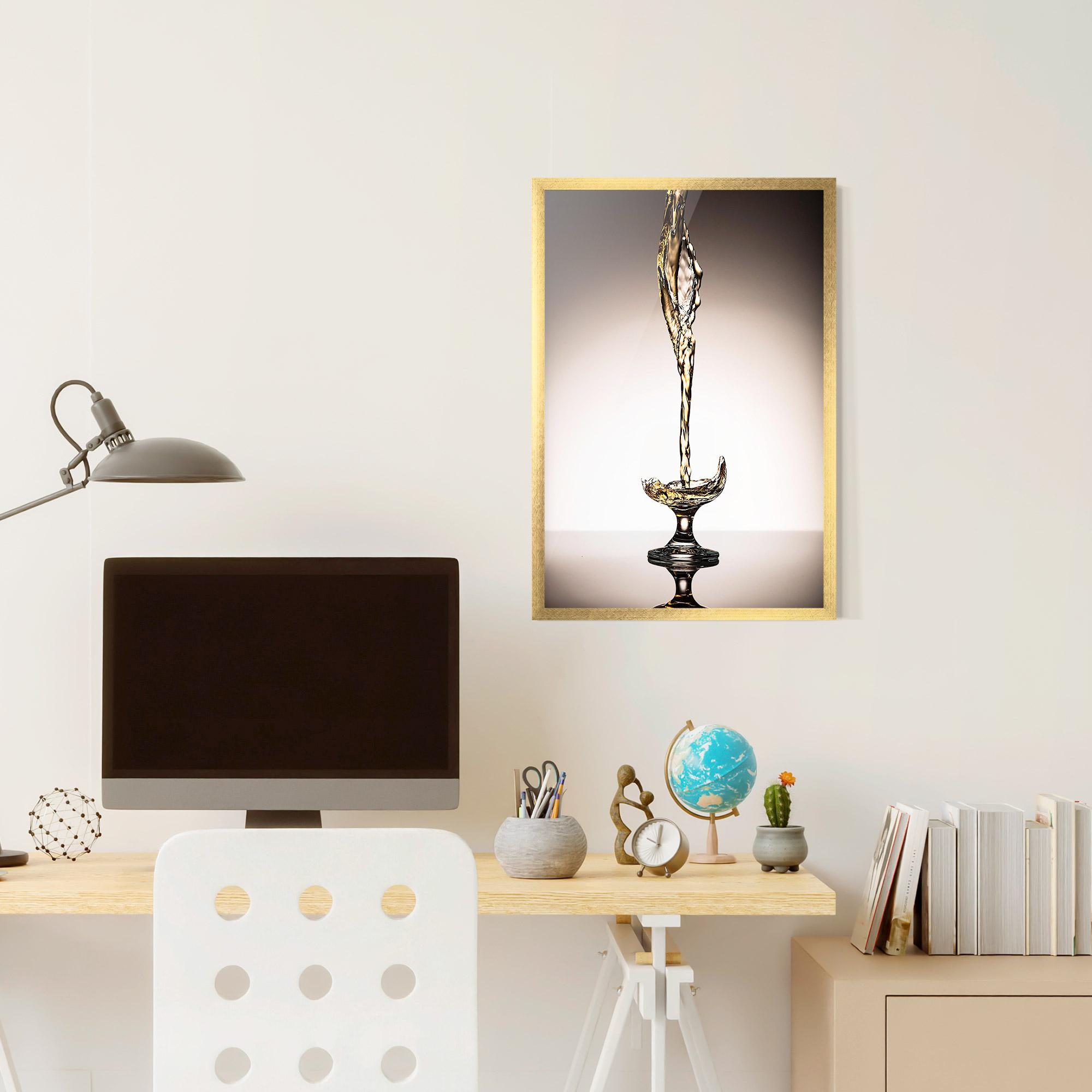 Рамкиран постер White Wine Splash mockup 6