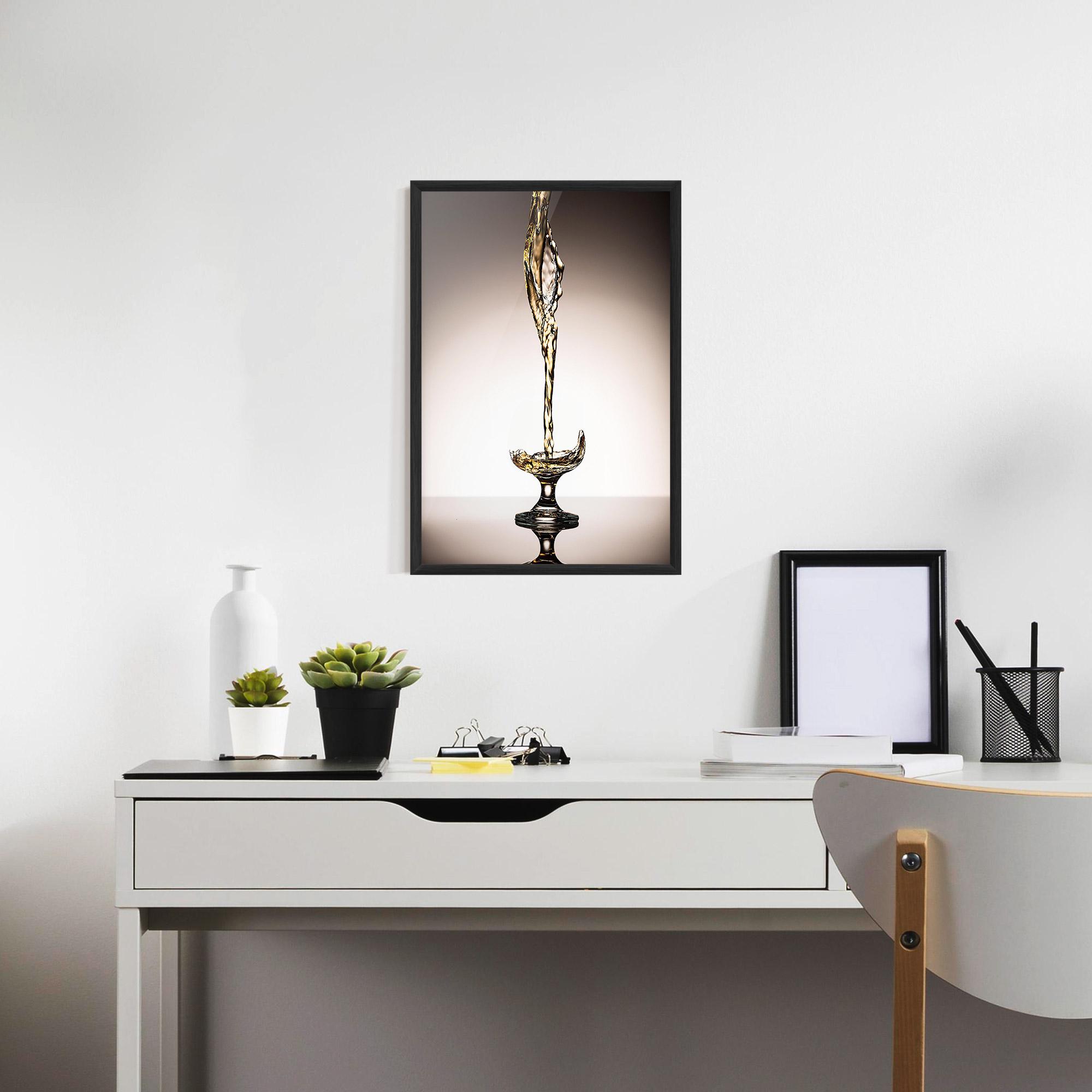 Рамкиран постер White Wine Splash mockup 7