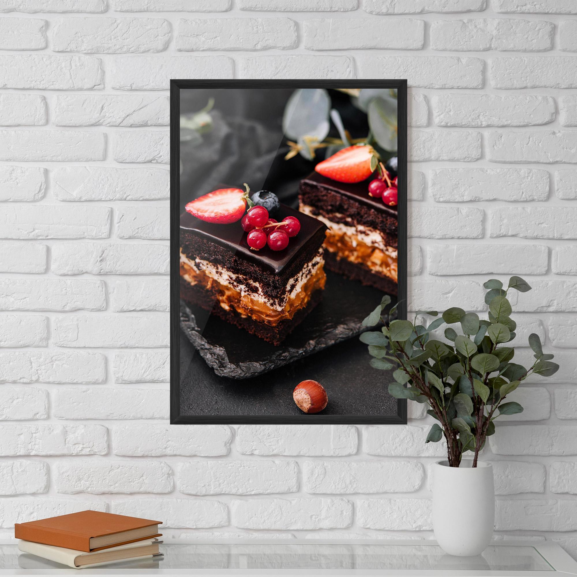 Рамкиран постер Chocolate Berries Cake mockup 5
