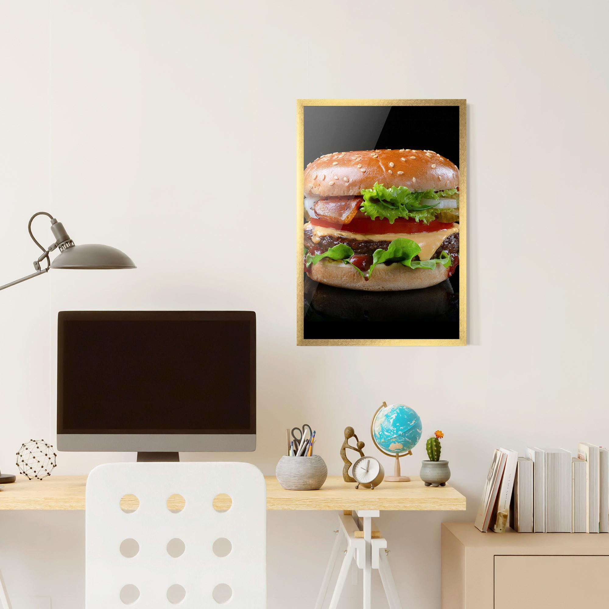 Рамкиран постер Yumm Hamburger mockup 6