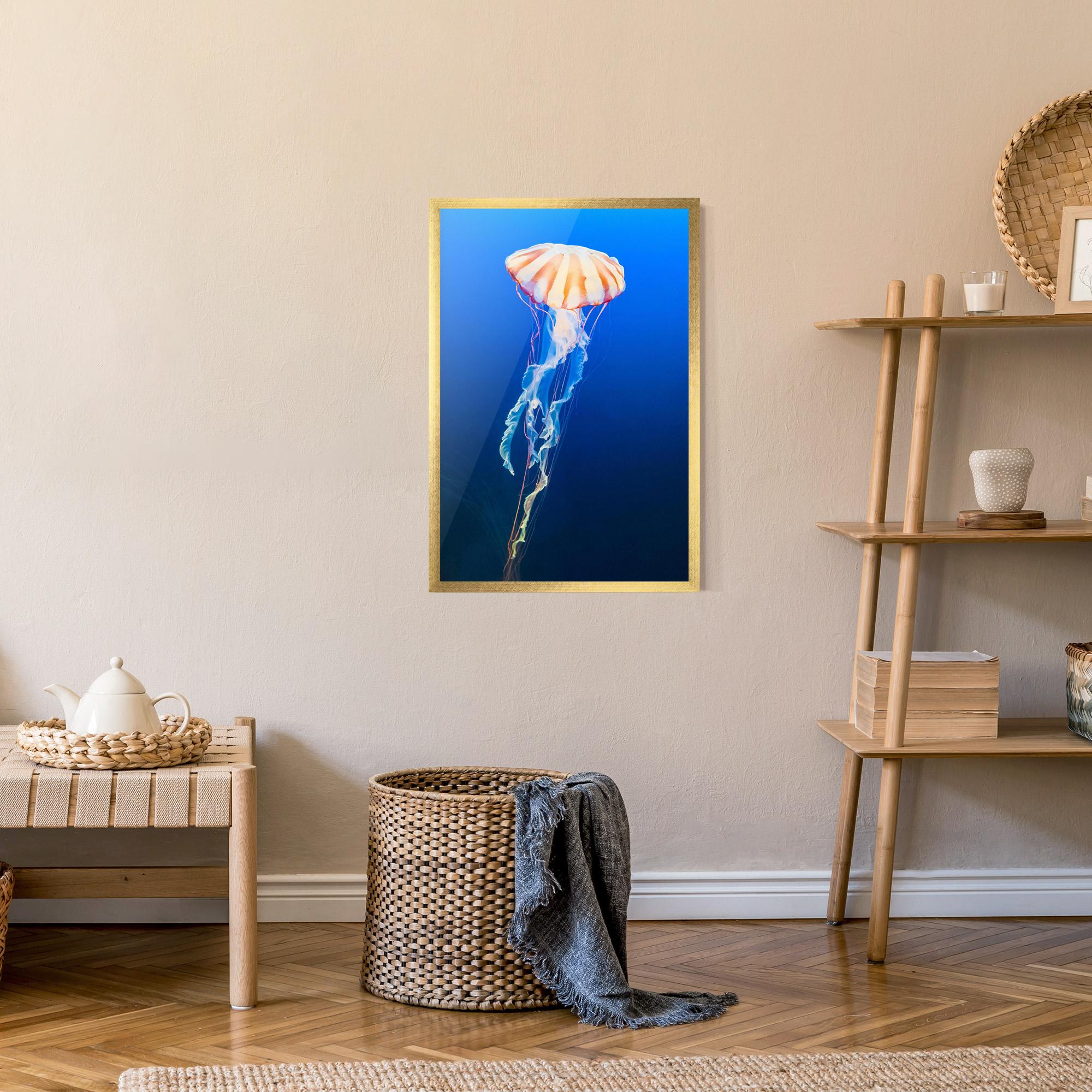 Рамкиран постер Cream Jellyfish mockup 9