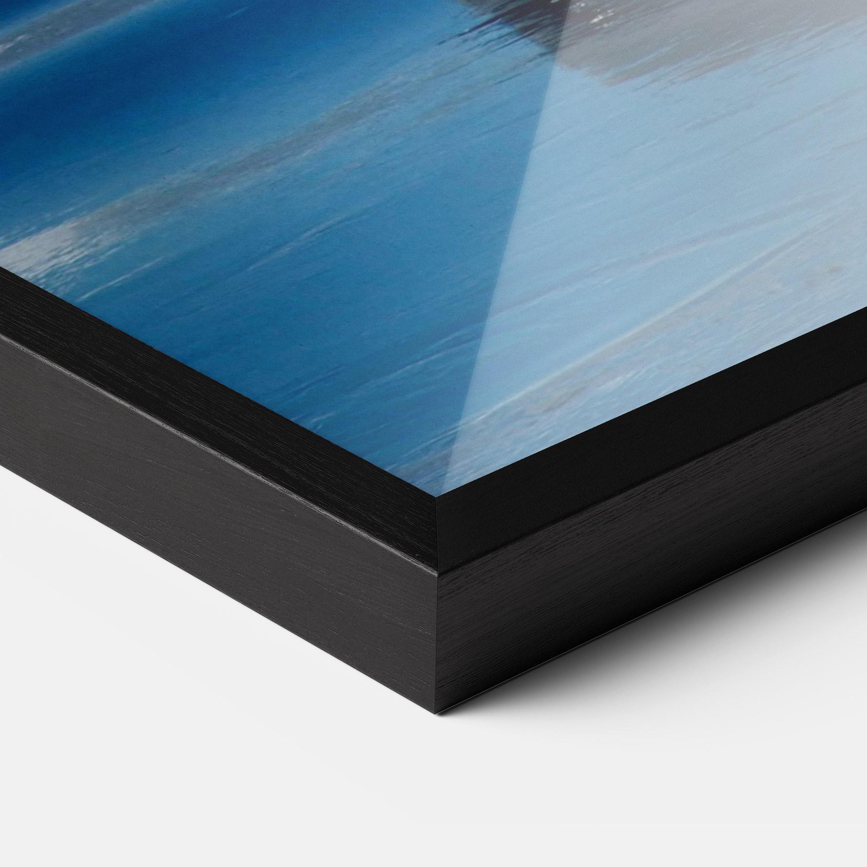 Рамкиран постер Whale Tail mockup 3