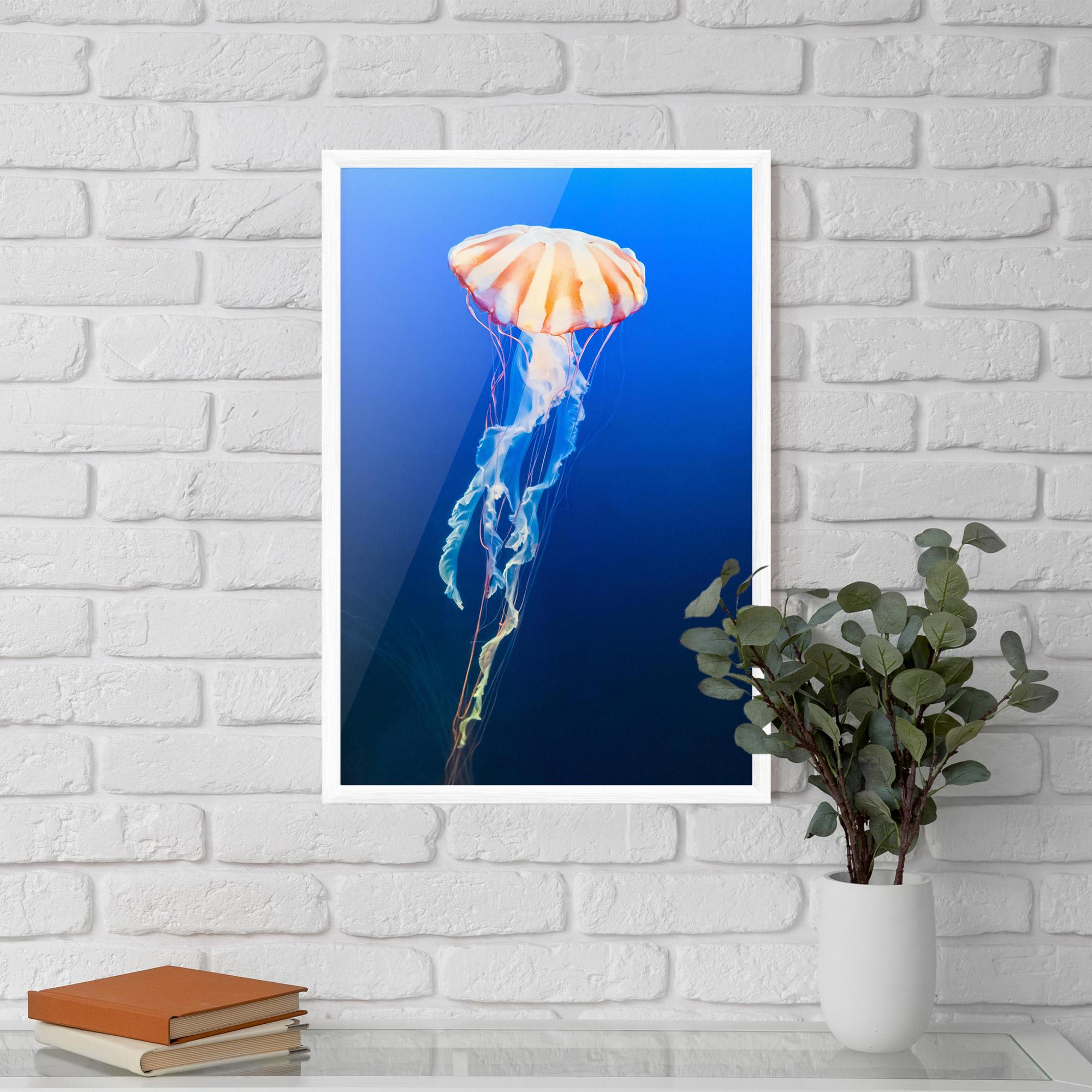 Рамкиран постер Cream Jellyfish mockup 5