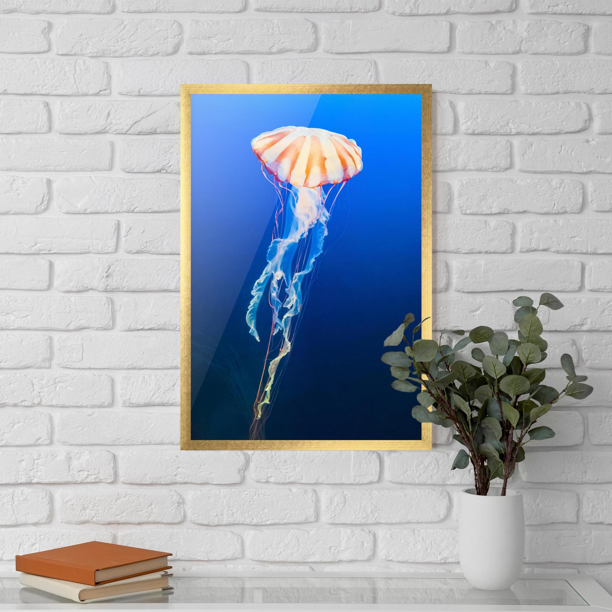 Рамкиран постер Cream Jellyfish mockup 5