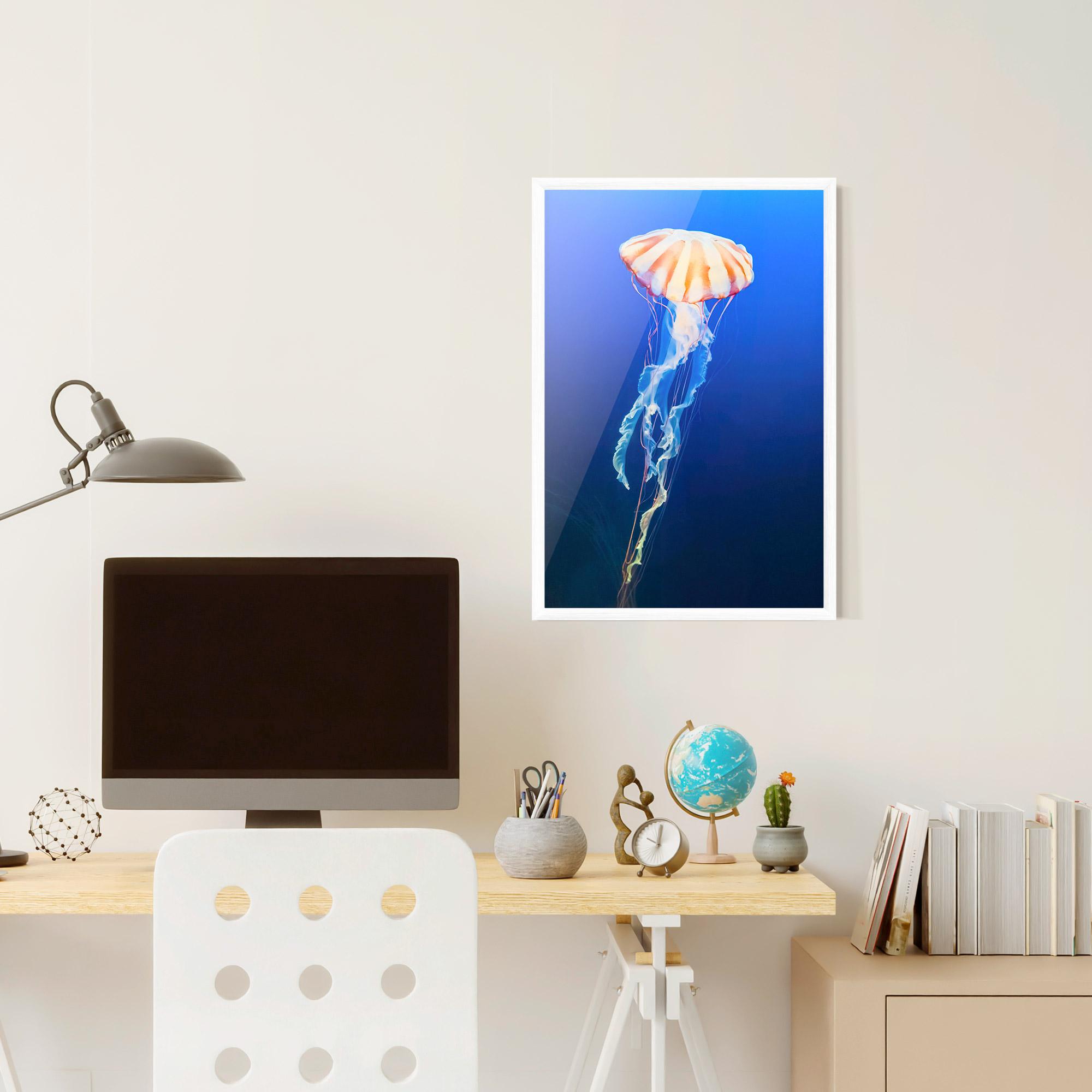 Рамкиран постер Cream Jellyfish mockup 6