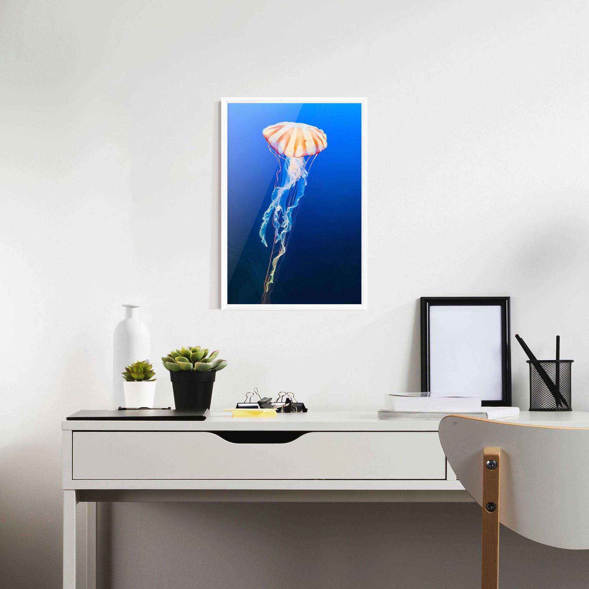Рамкиран постер Cream Jellyfish mockup 7