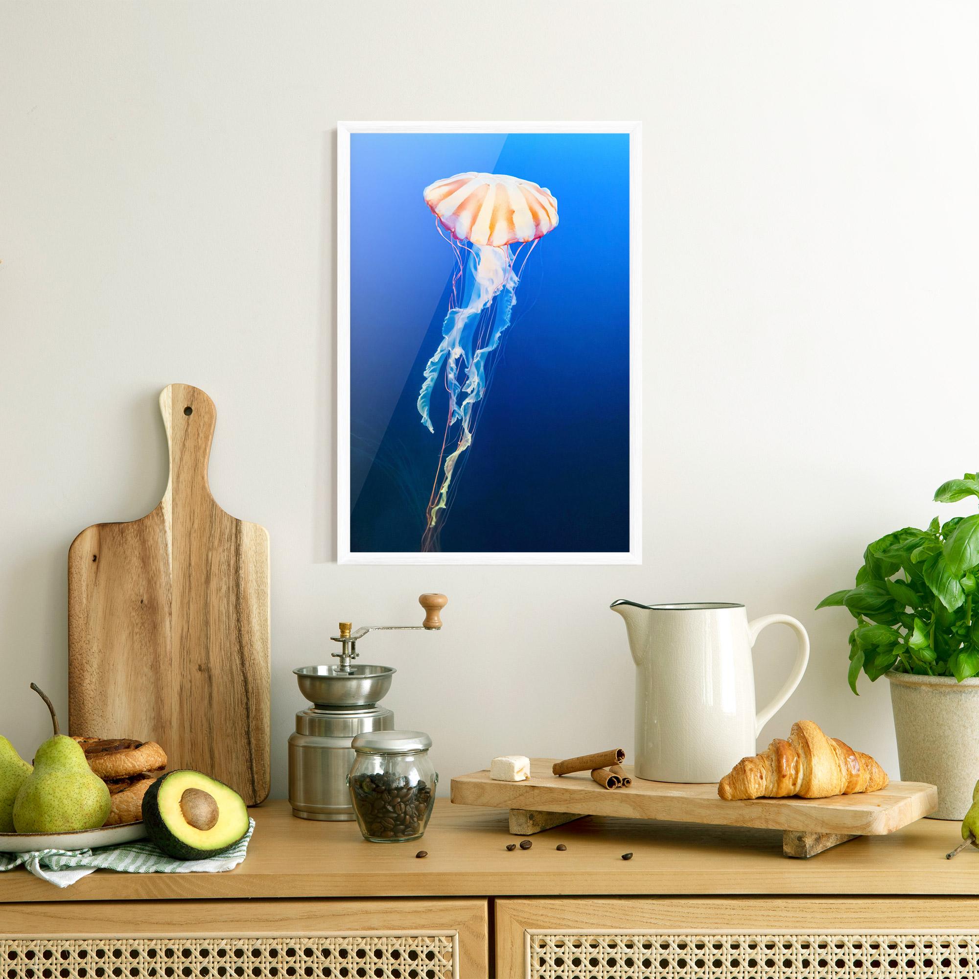 Рамкиран постер Cream Jellyfish mockup 8