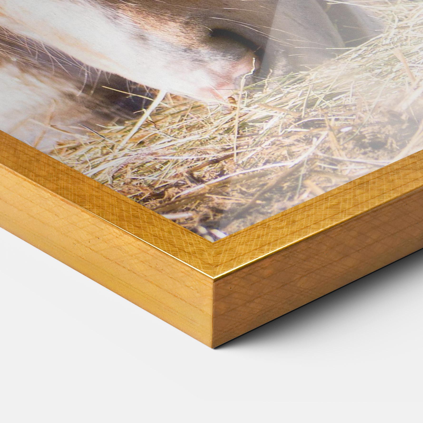 Рамкиран постер Cream Horse Eating mockup 3