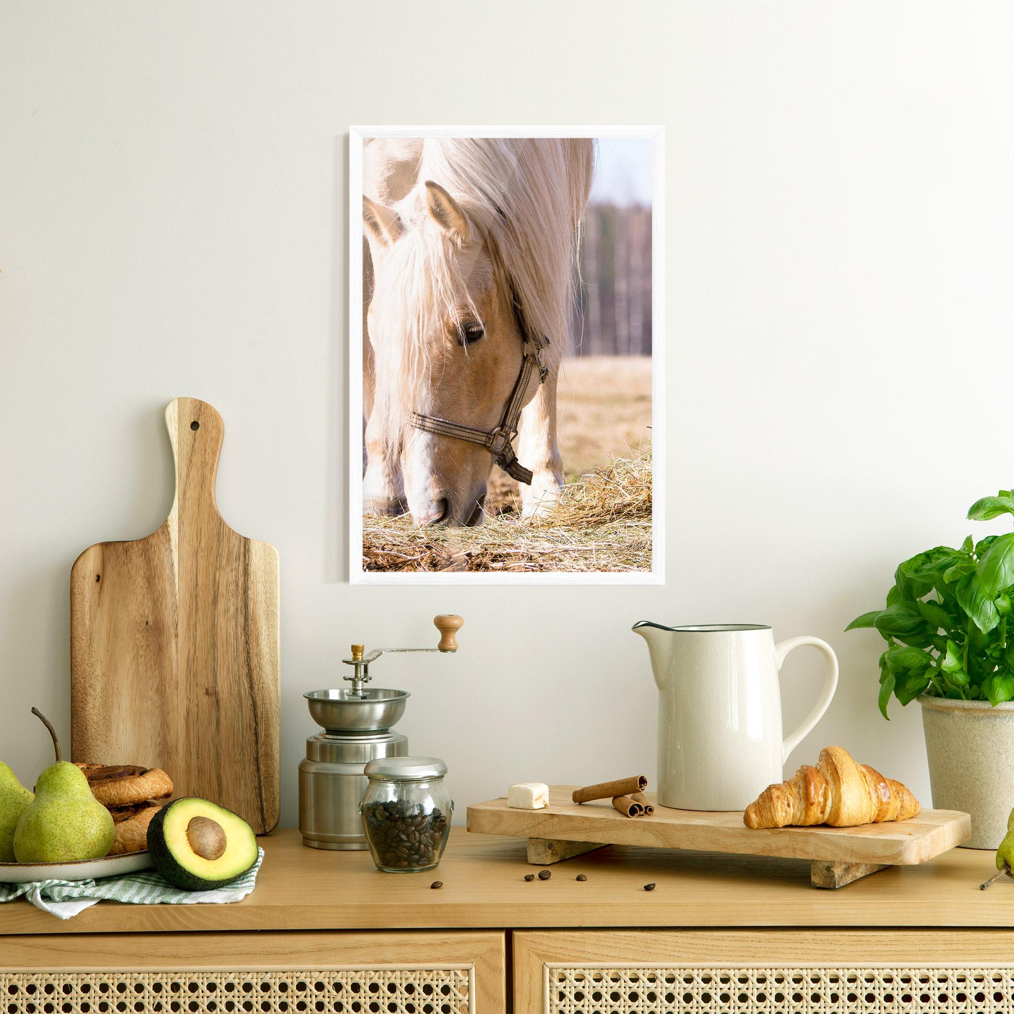 Рамкиран постер Cream Horse Eating mockup 8
