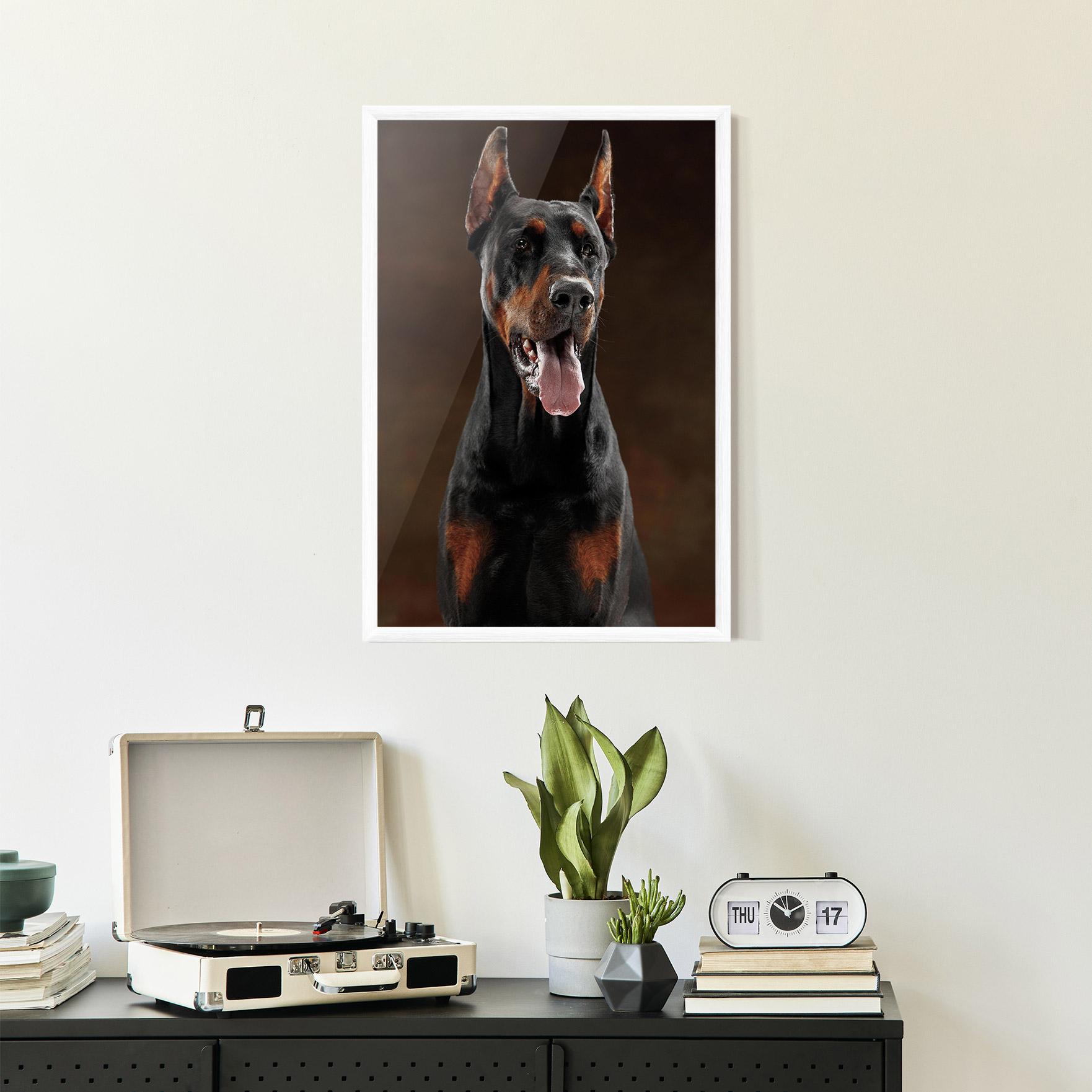 Рамкиран постер Doberman Looking mockup 2