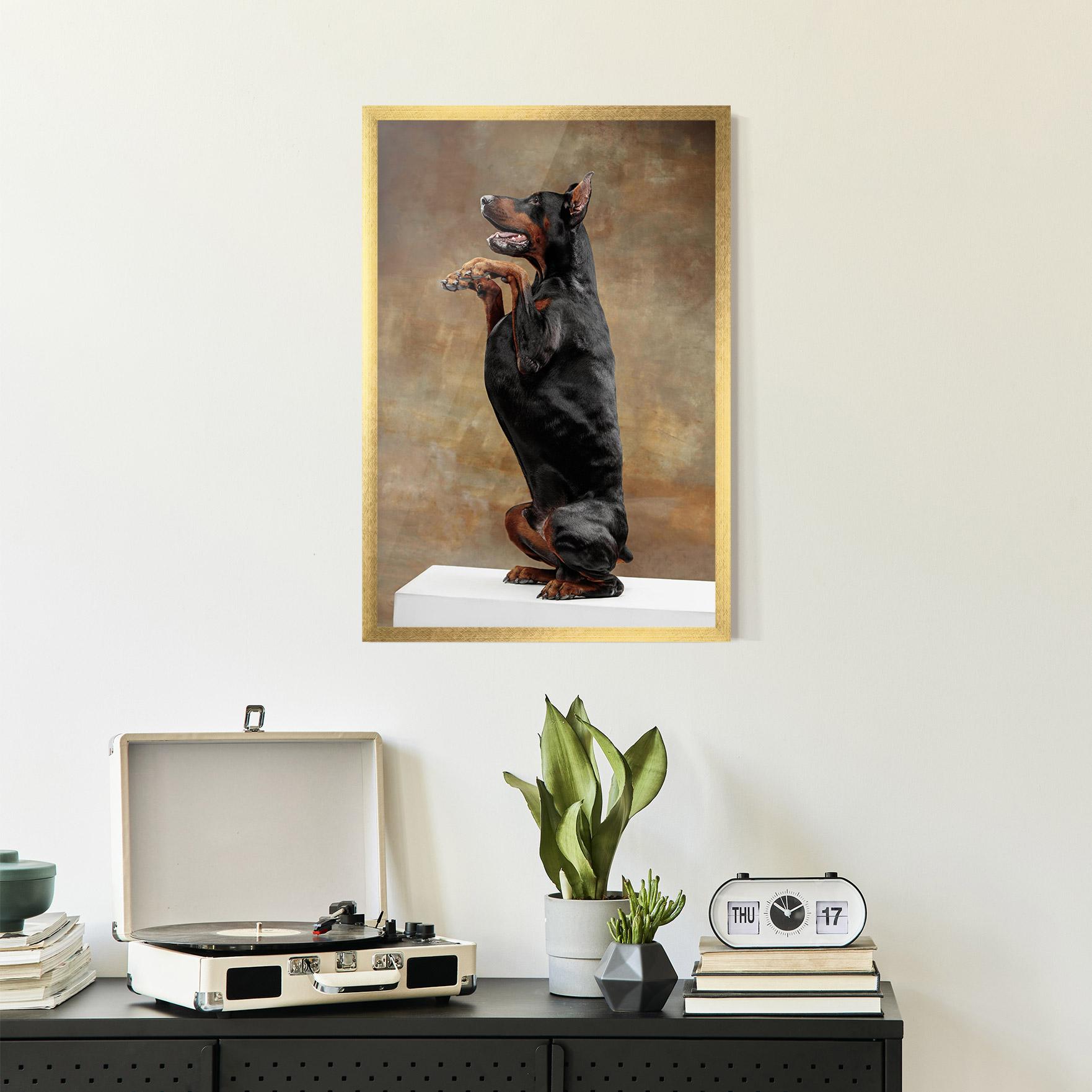 Рамкиран постер Doberman Standing mockup 2
