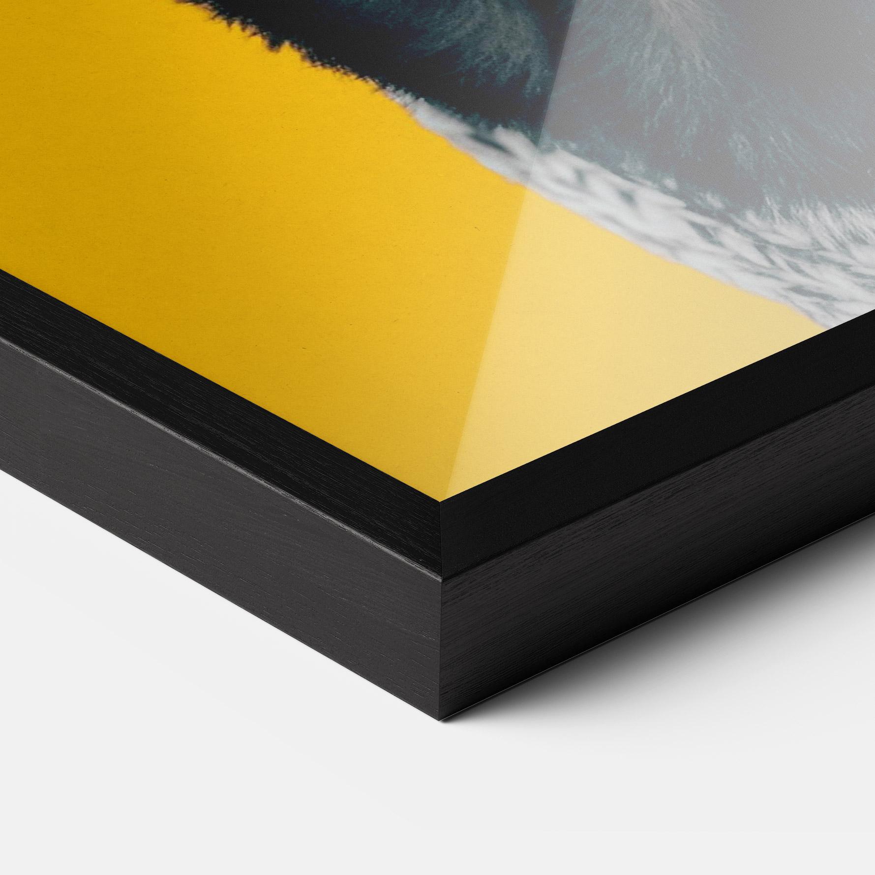 Рамкиран постер Black Pug mockup 3