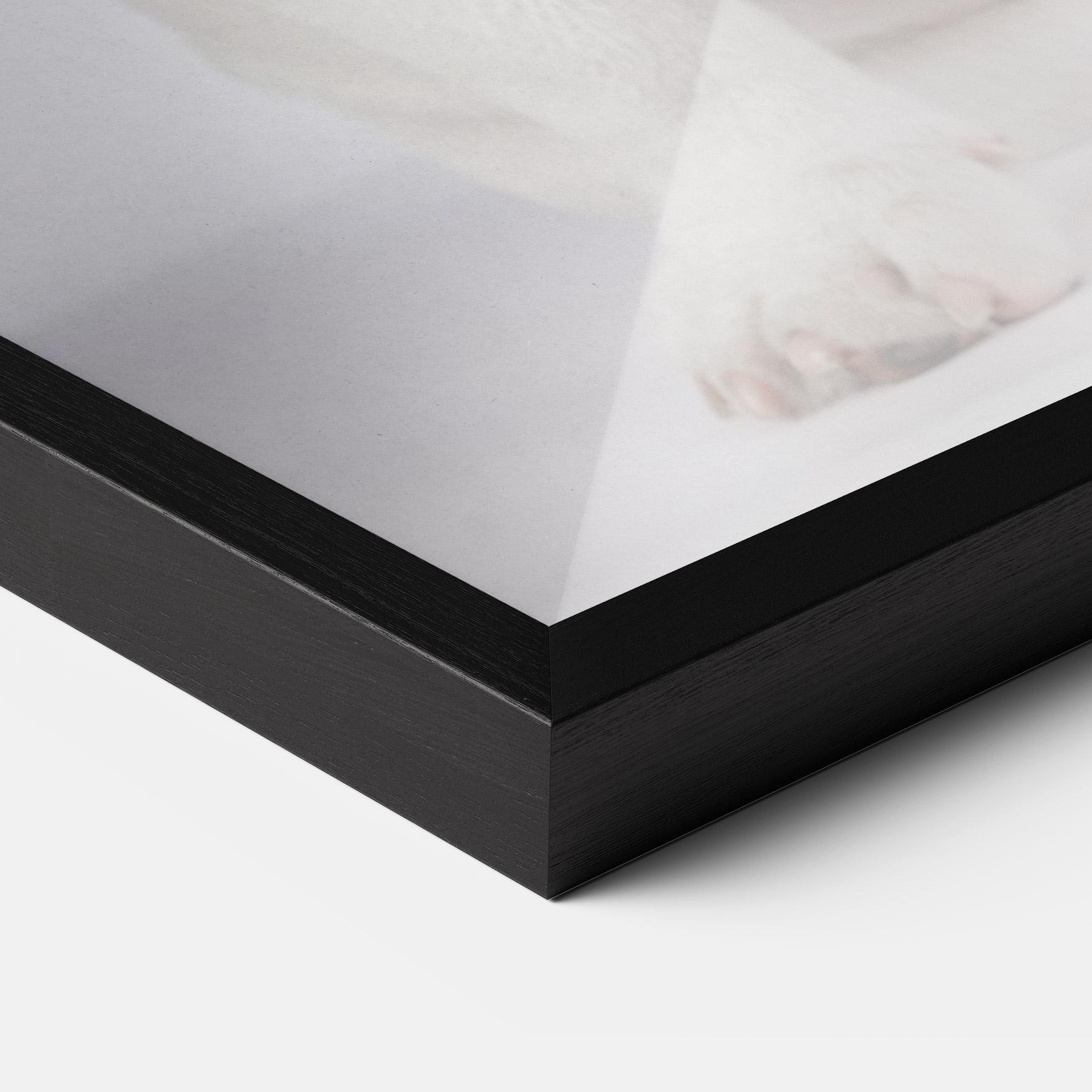 Рамкиран постер English Bulldog mockup 3