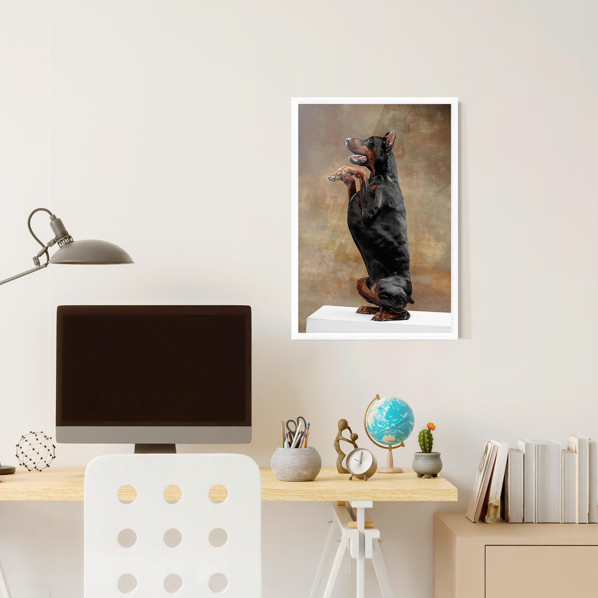 Рамкиран постер Doberman Standing mockup 6
