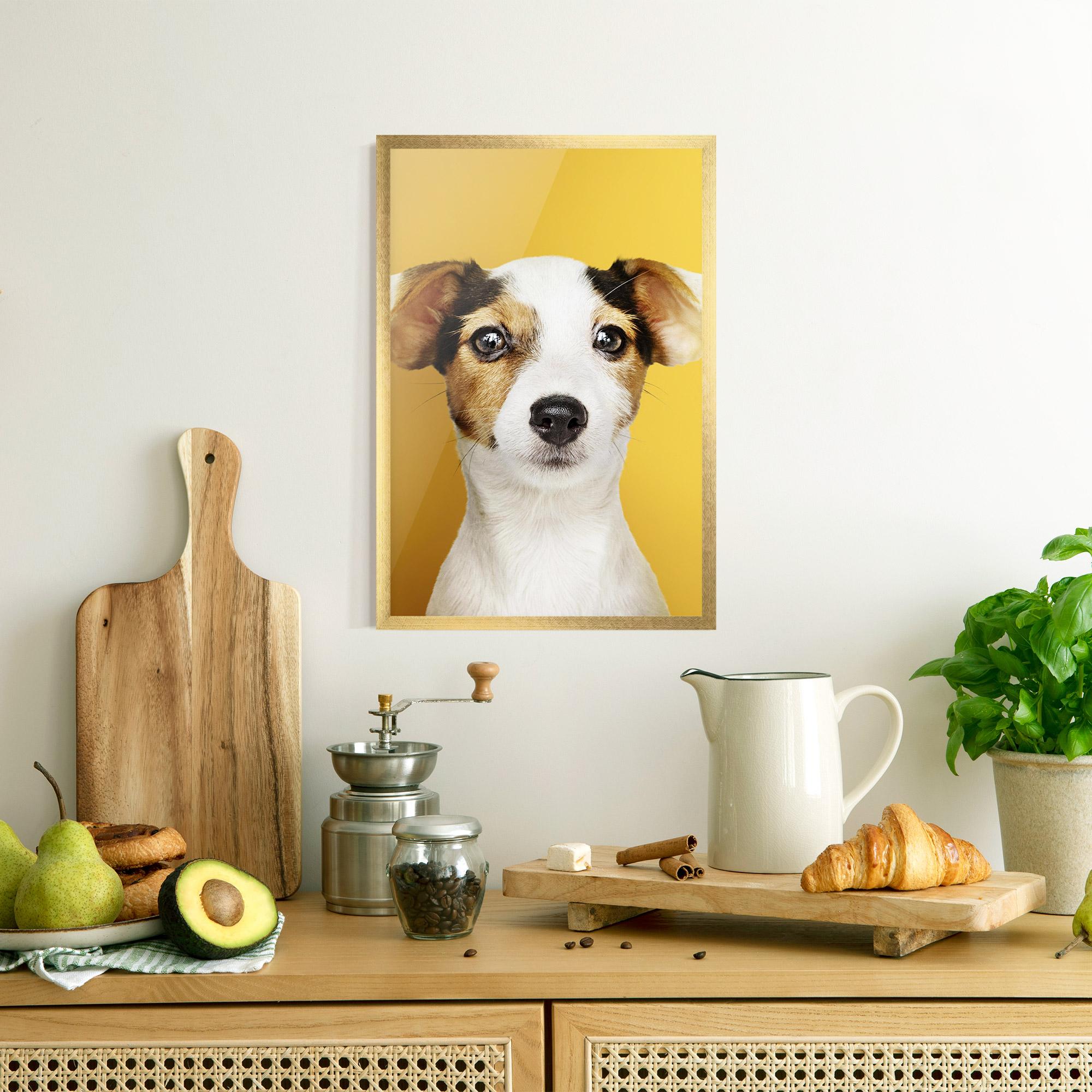 Рамкиран постер Puppy On Yellow mockup 8