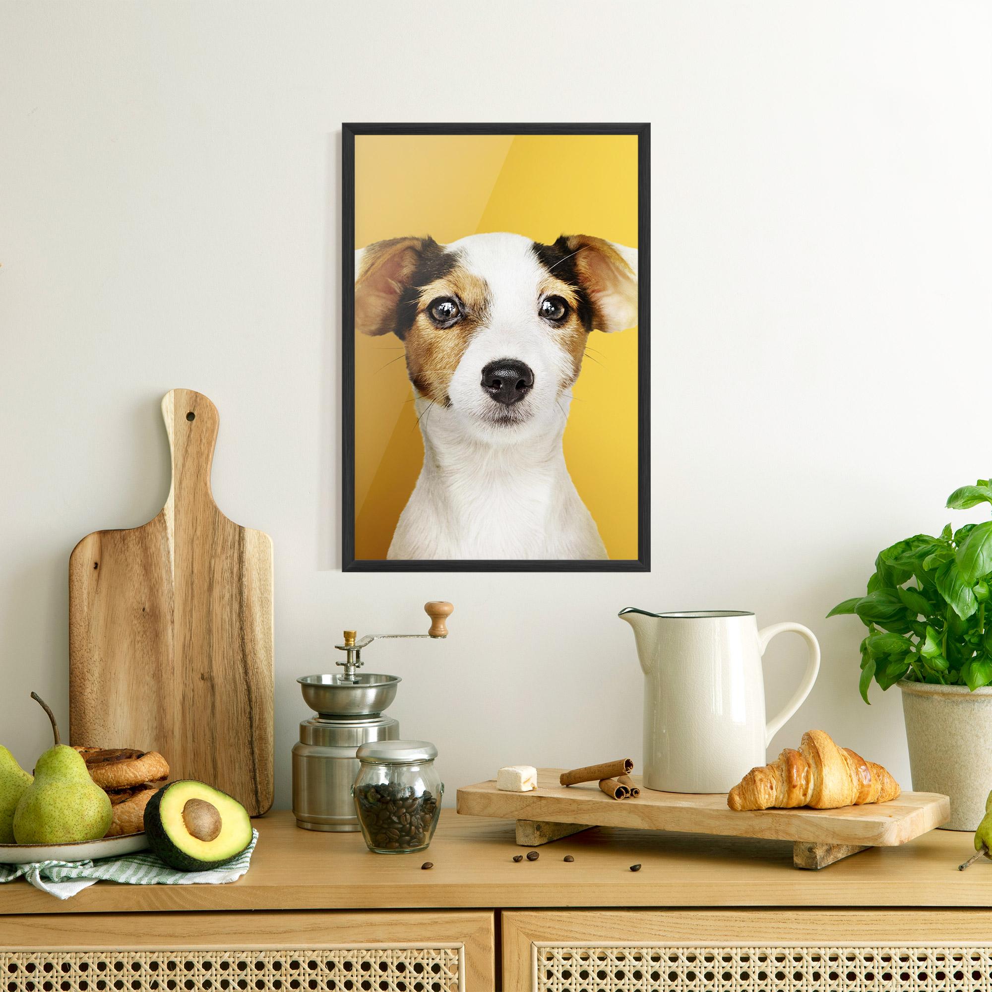Рамкиран постер Puppy On Yellow mockup 8