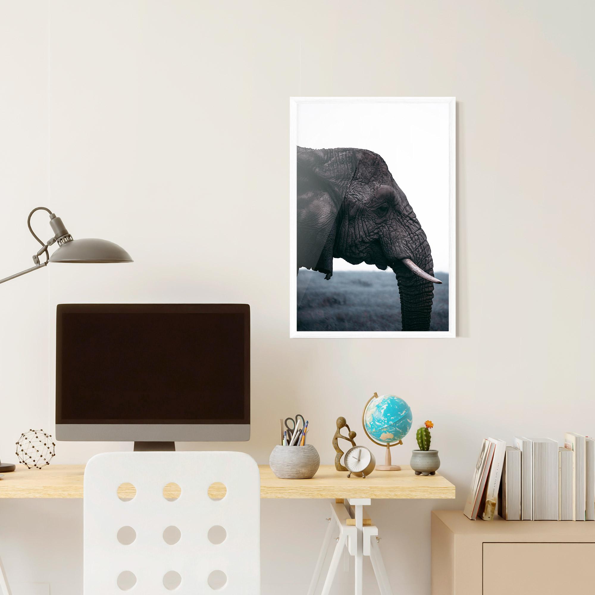 Рамкиран постер Close Grey Eelephant mockup 6