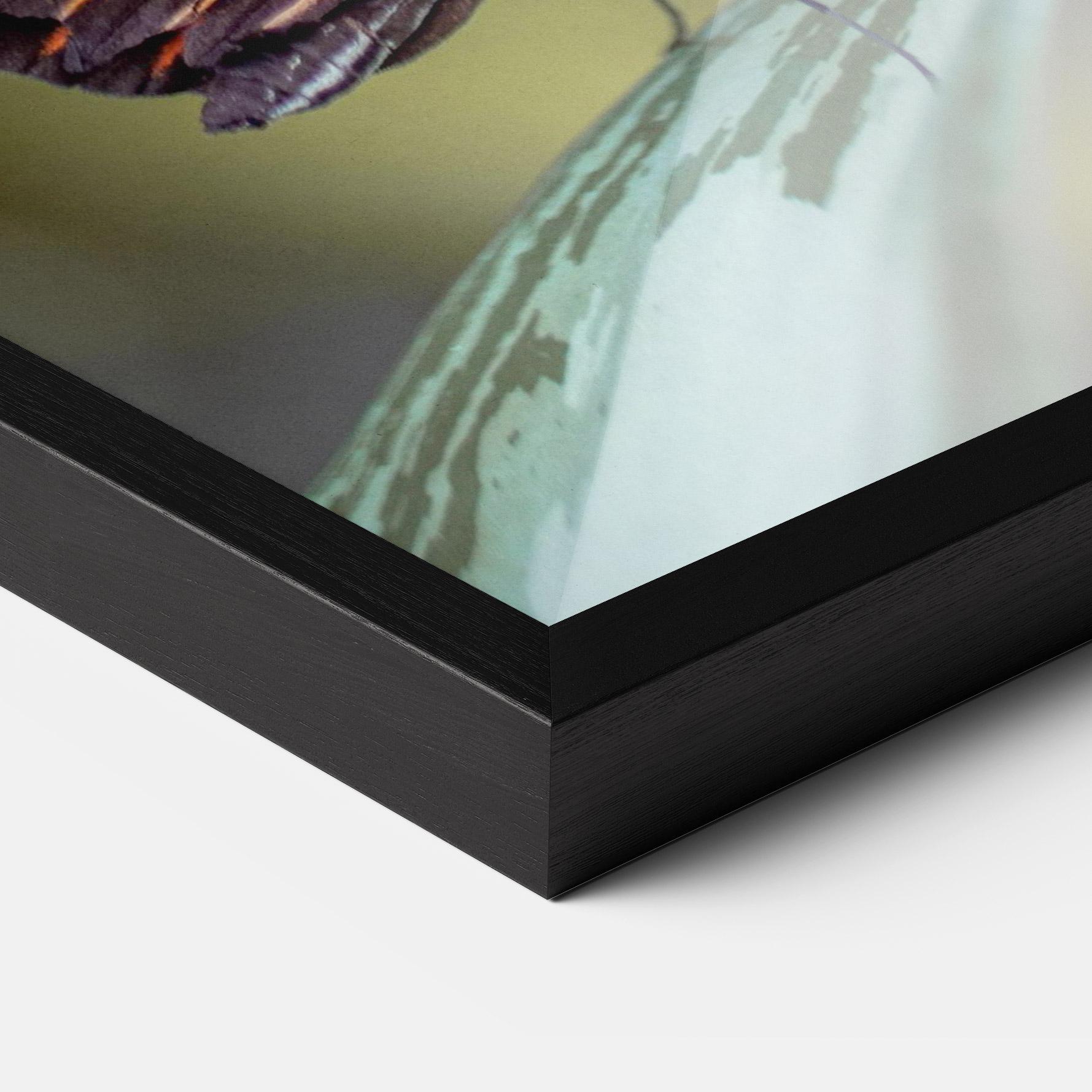 Рамкиран постер Dark Purple Butterfly mockup 3