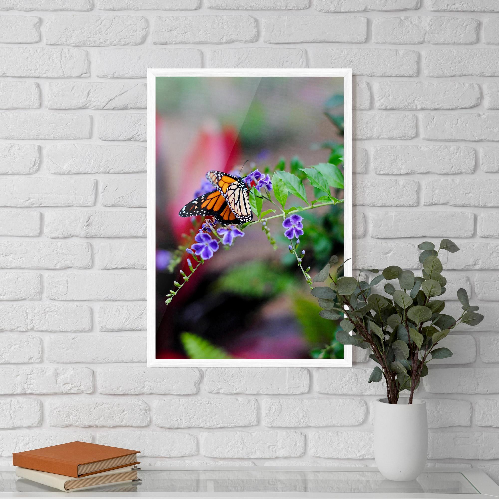 Рамкиран постер Strong Orange Butterfly mockup 5