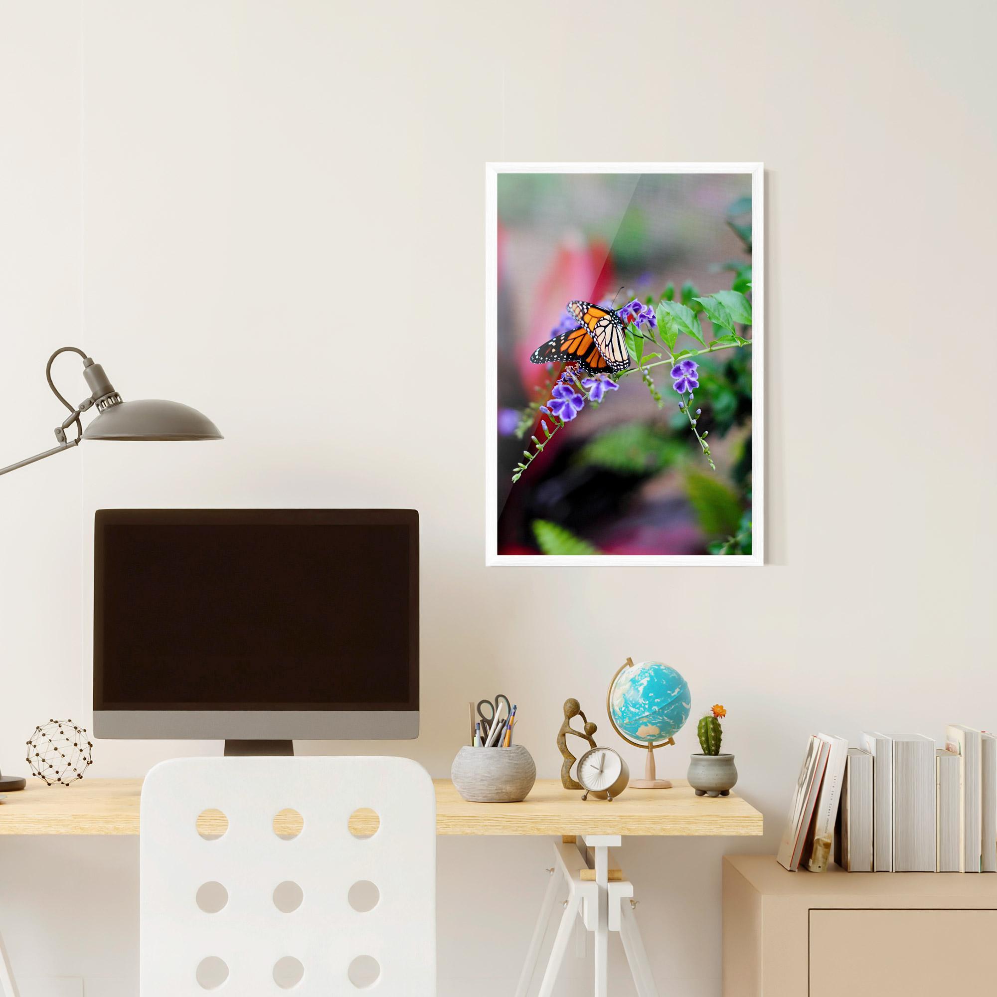 Рамкиран постер Strong Orange Butterfly mockup 6