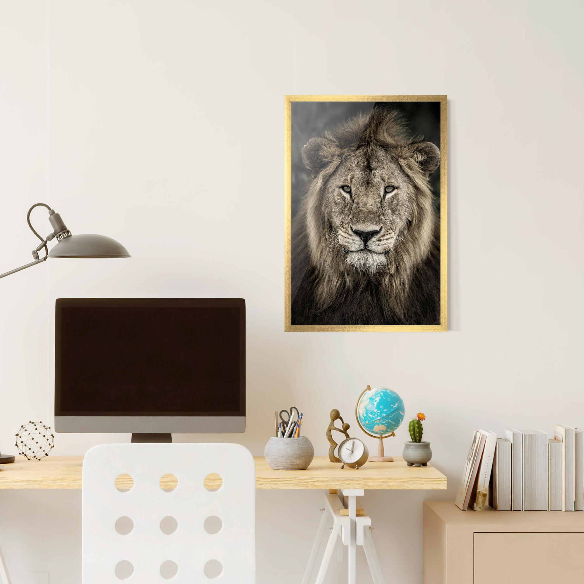Рамкиран постер Lion Close Up mockup 6