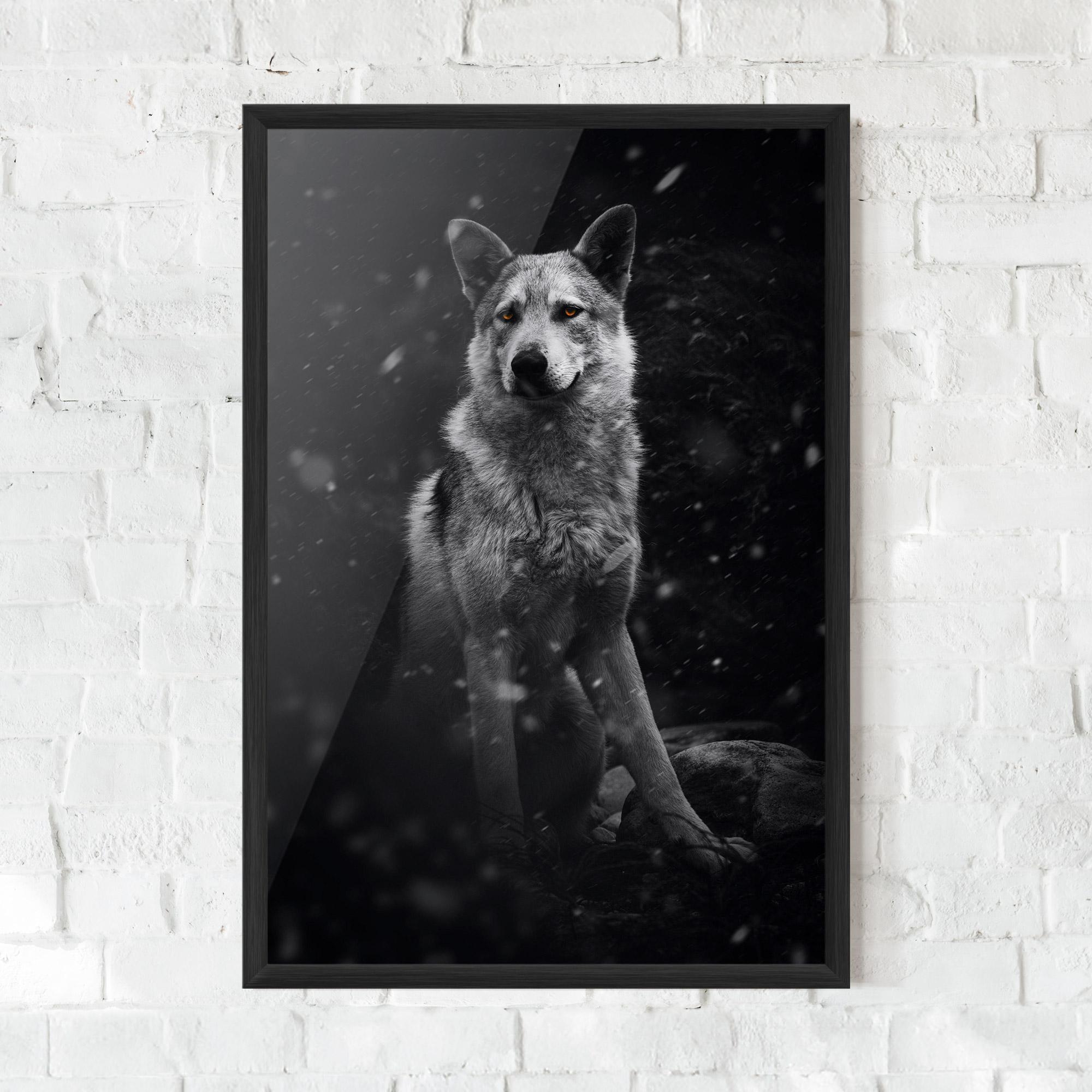Рамкиран постер Sitting Wolf mockup 0