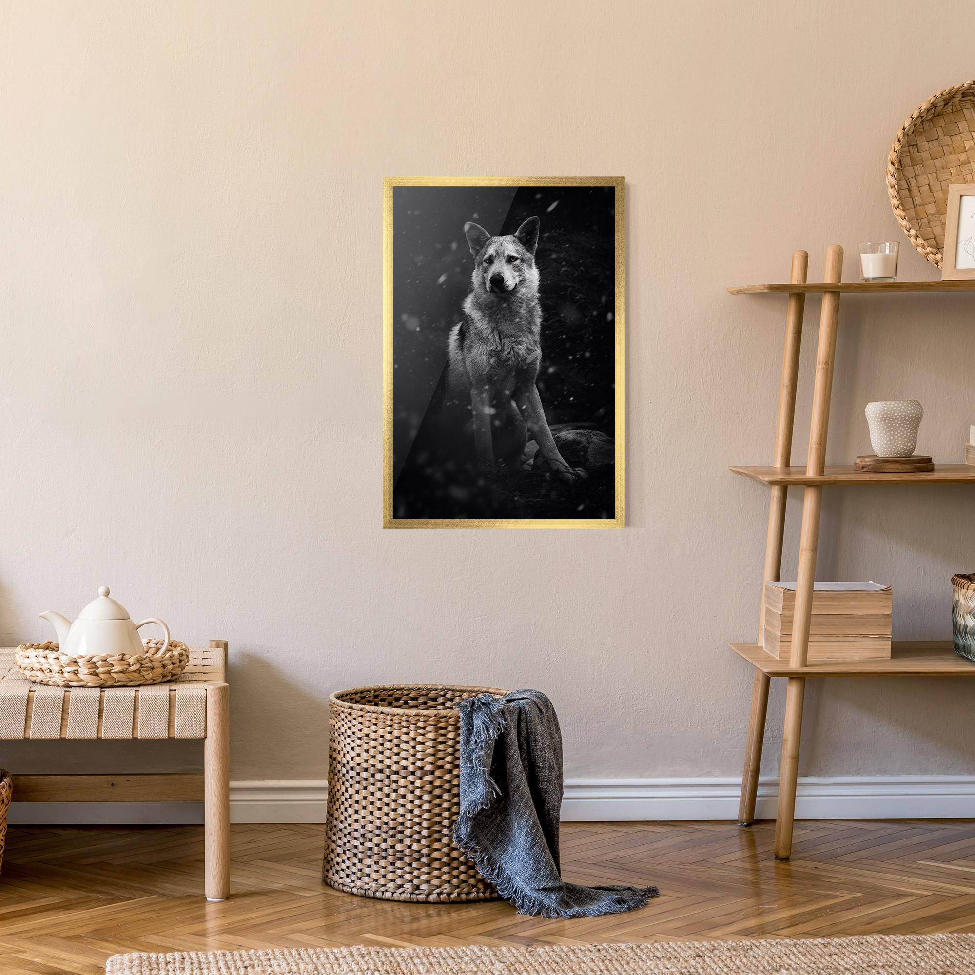 Рамкиран постер Sitting Wolf mockup 9
