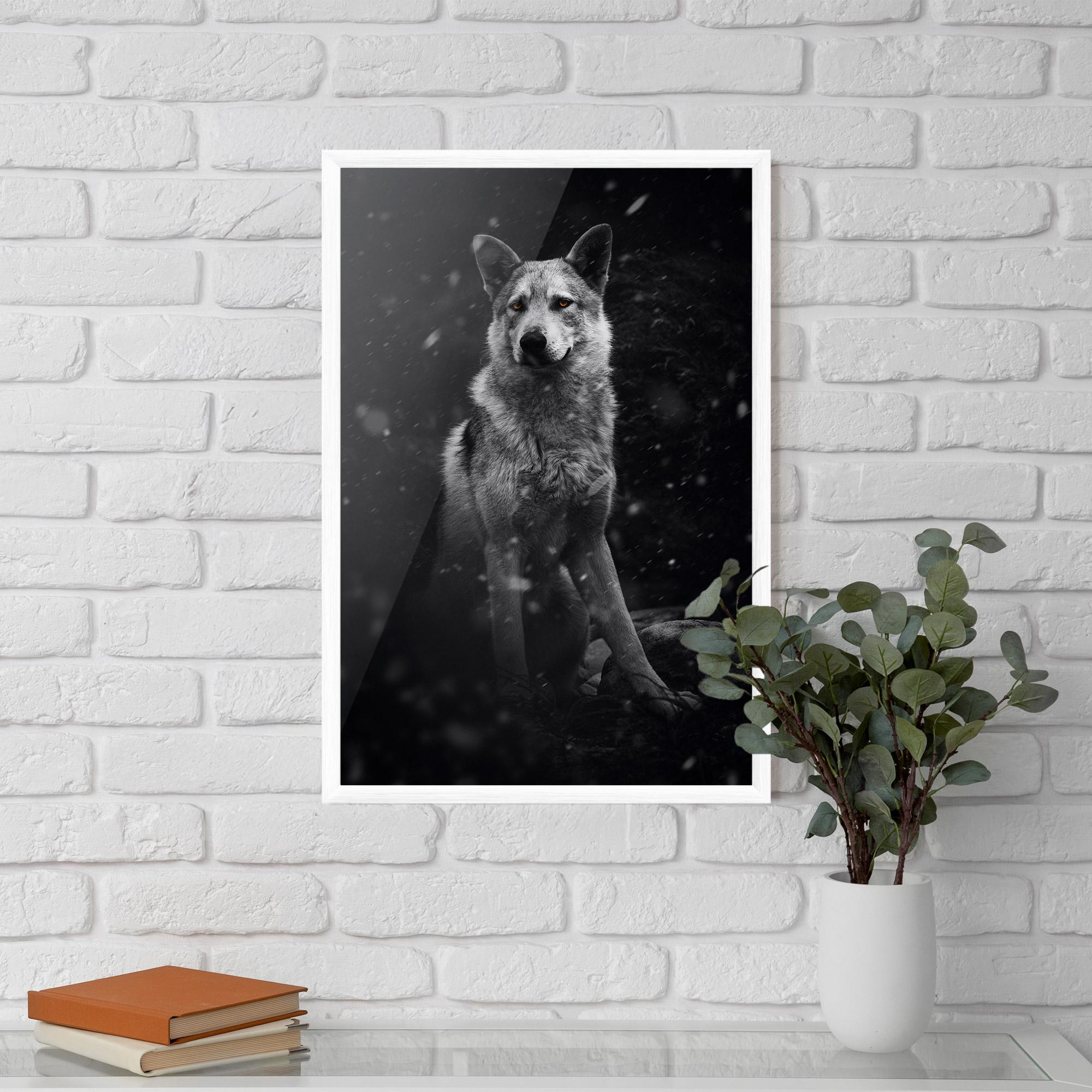 Рамкиран постер Sitting Wolf mockup 5
