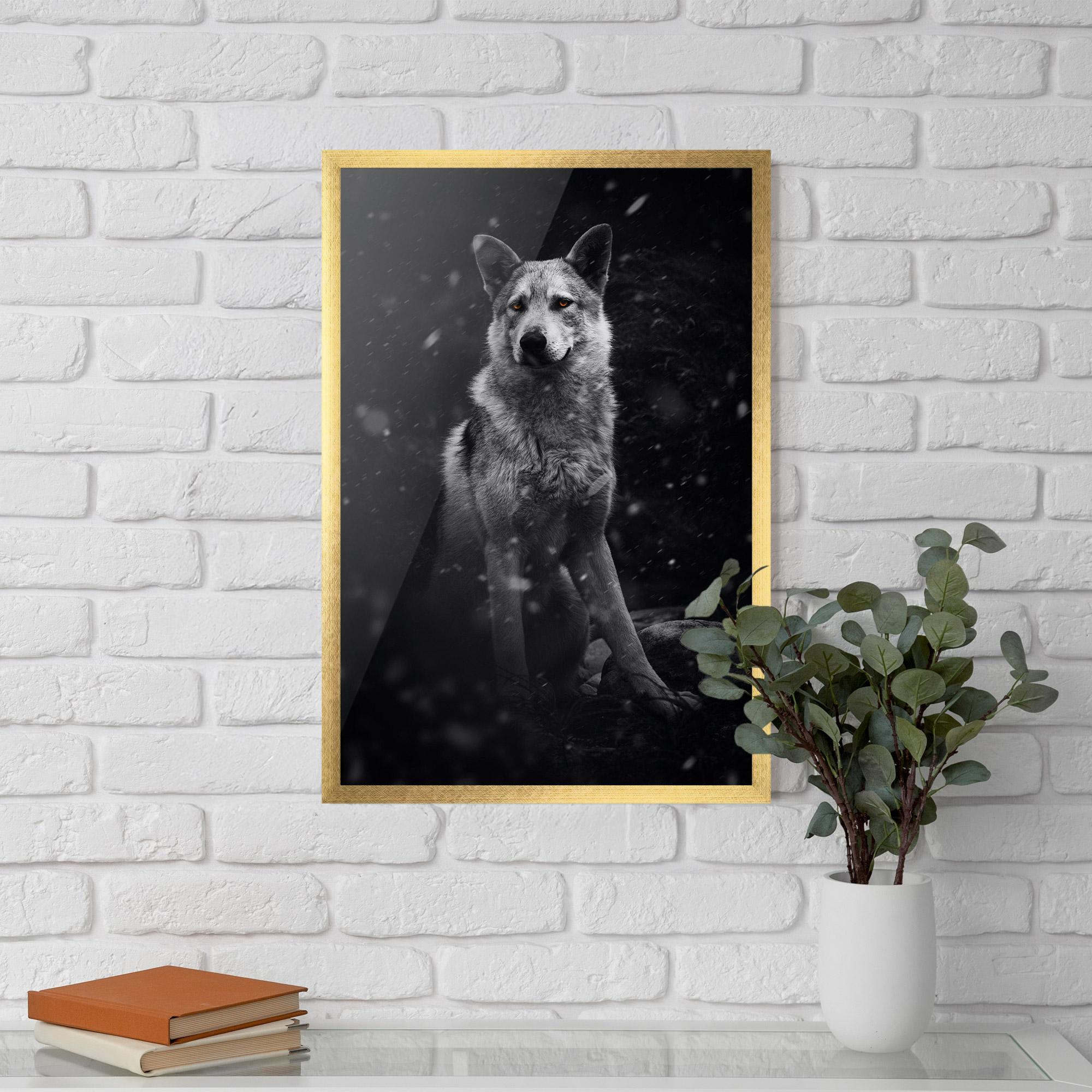Рамкиран постер Sitting Wolf mockup 5