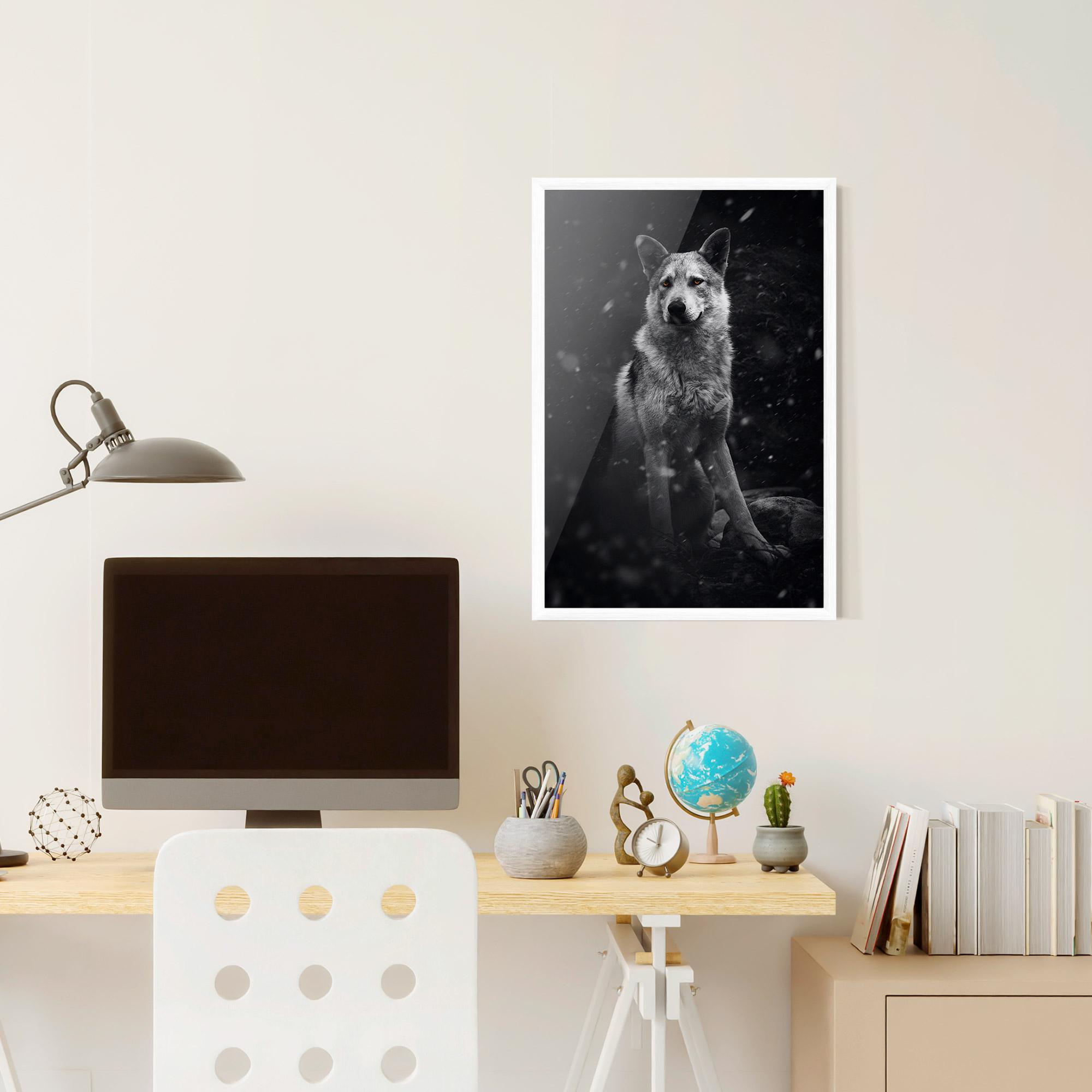 Рамкиран постер Sitting Wolf mockup 6