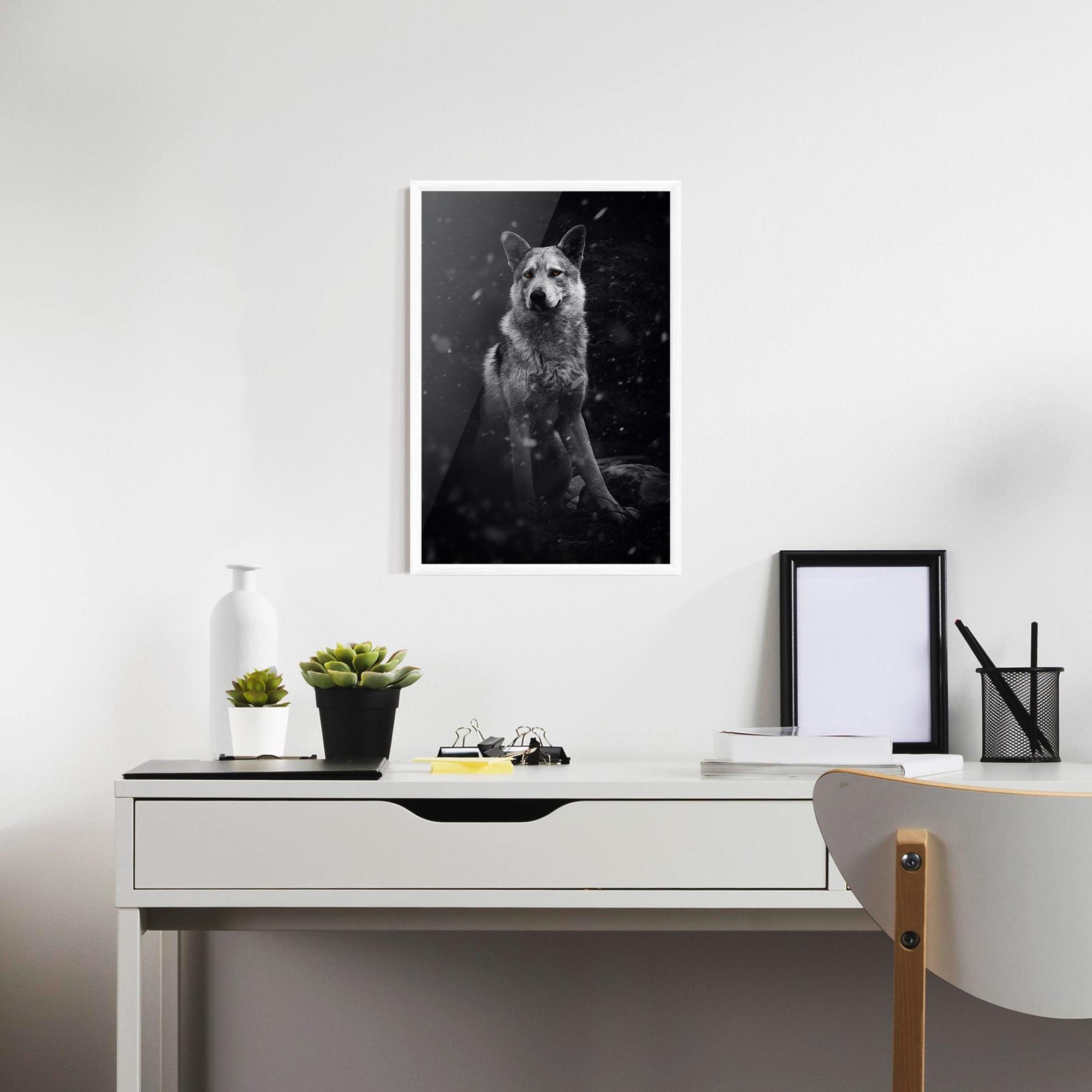 Рамкиран постер Sitting Wolf mockup 7