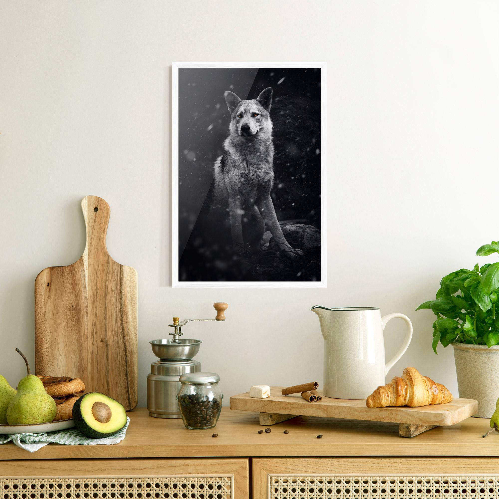Рамкиран постер Sitting Wolf mockup 8