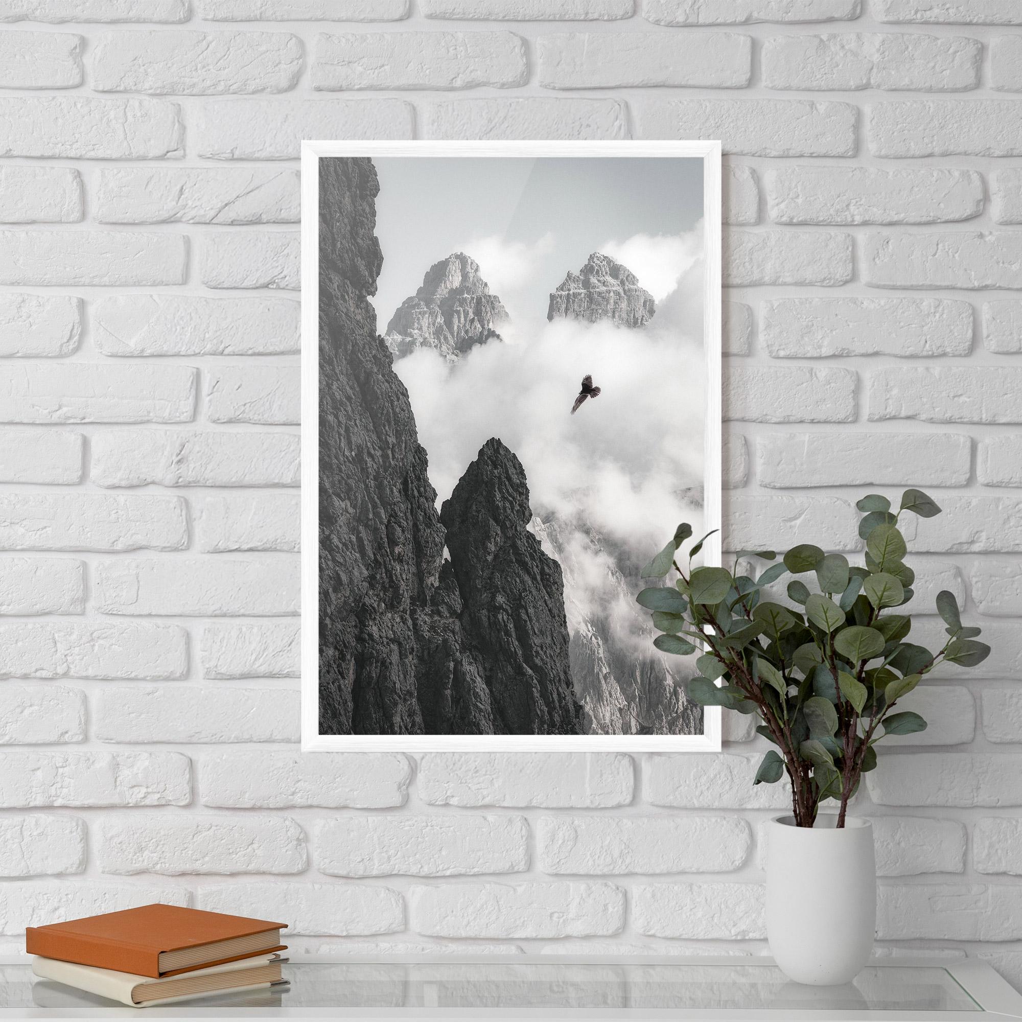 Рамкиран постер Mountain Eagle mockup 5