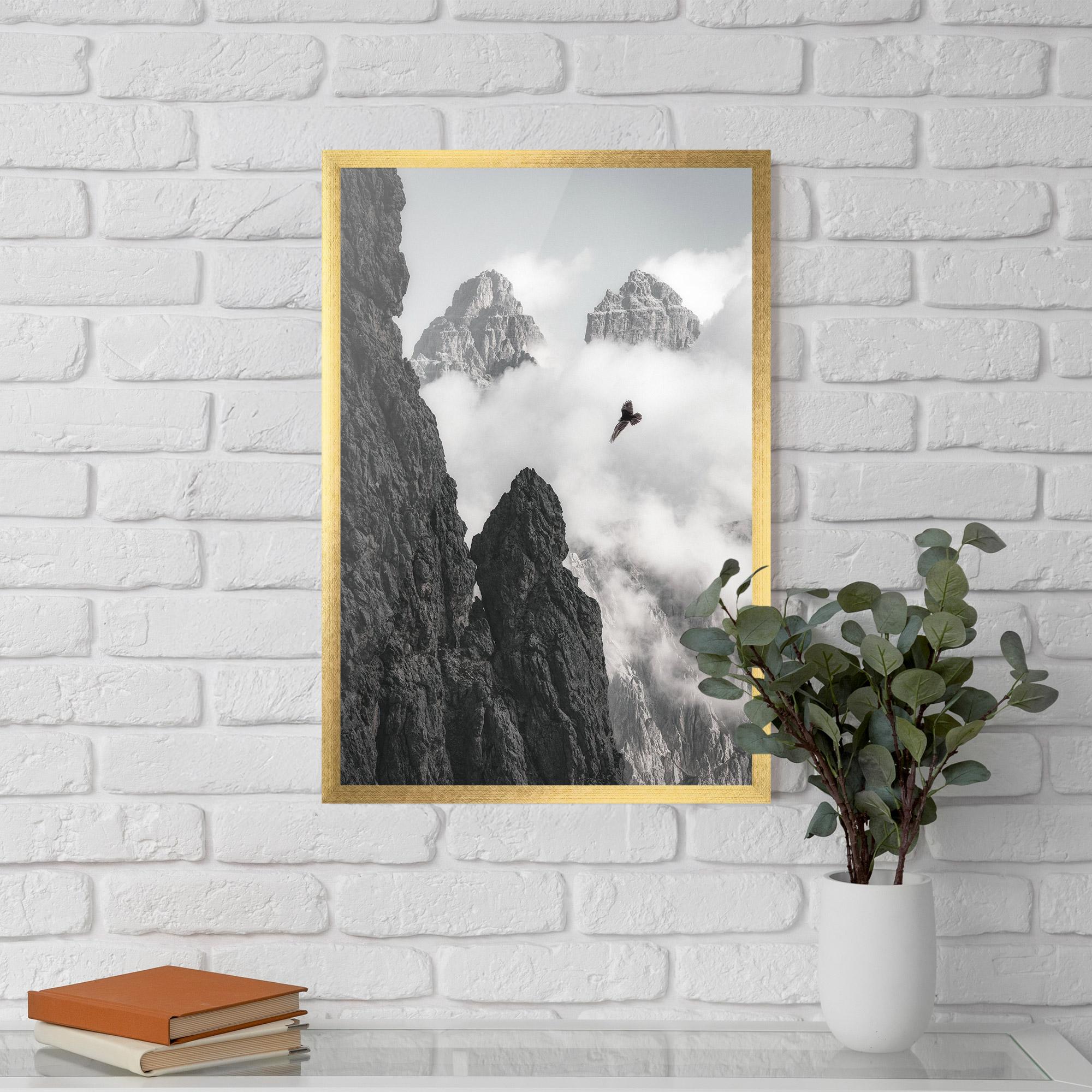 Рамкиран постер Mountain Eagle mockup 5