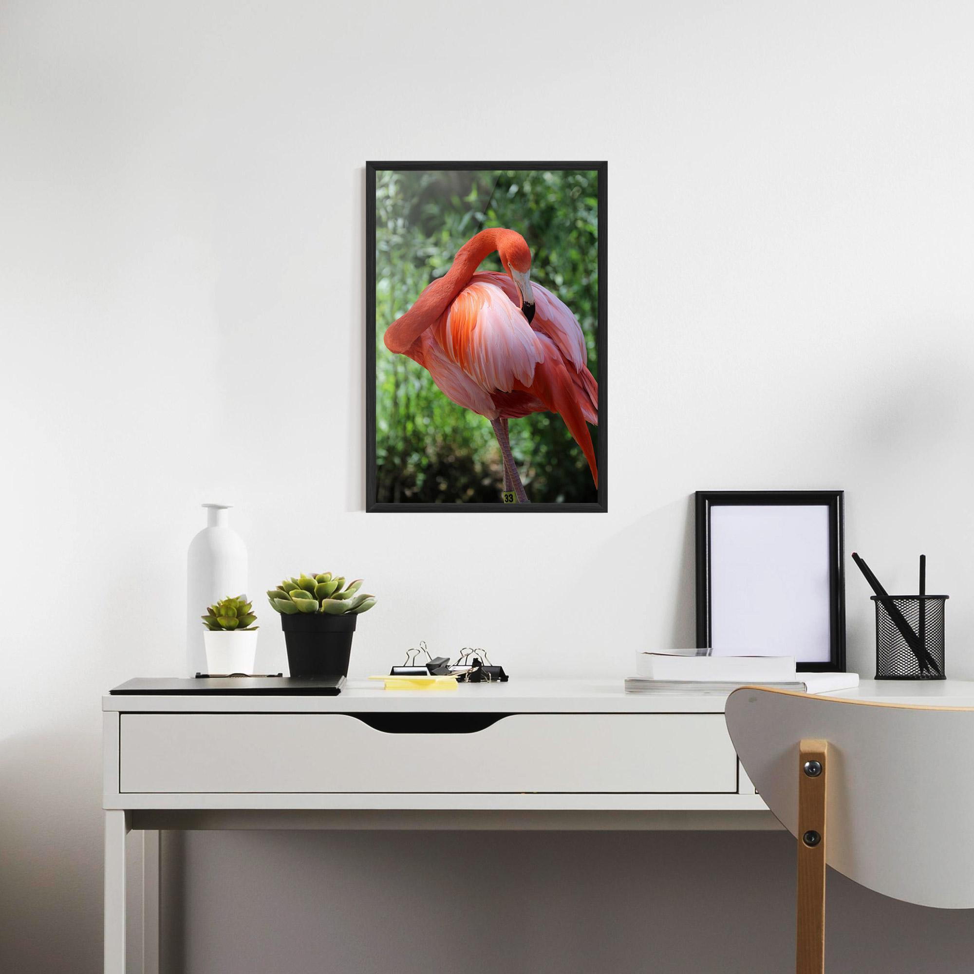 Рамкиран постер Red Flamingo mockup 7