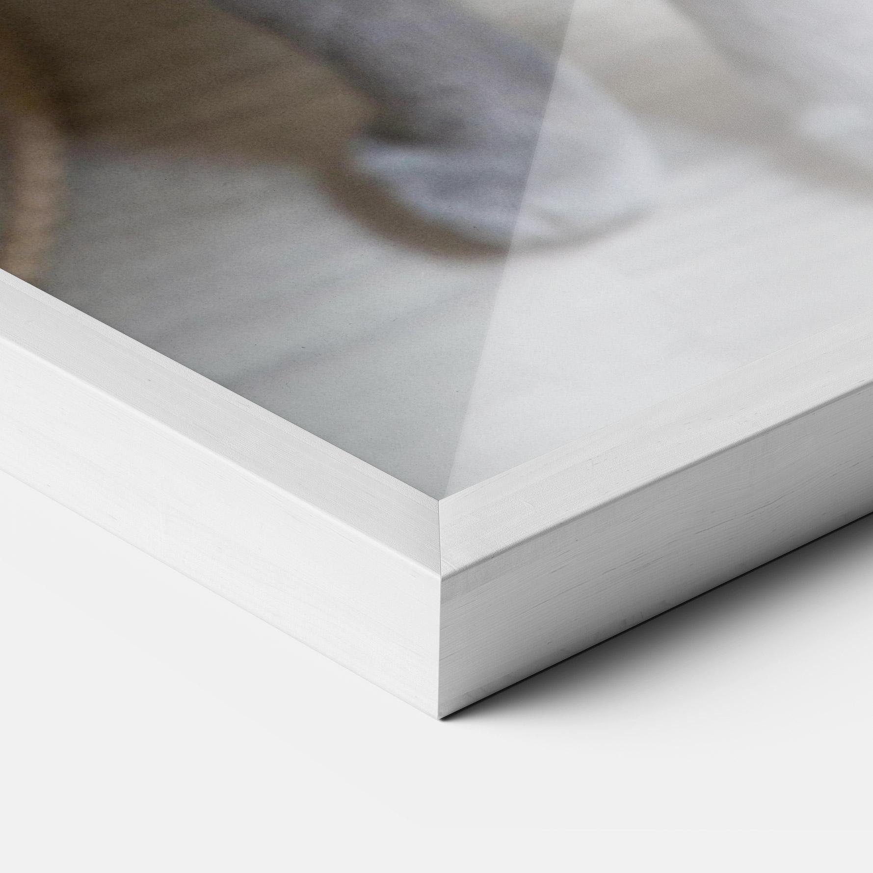 Рамкиран постер Grey Green Cat Eyes mockup 3