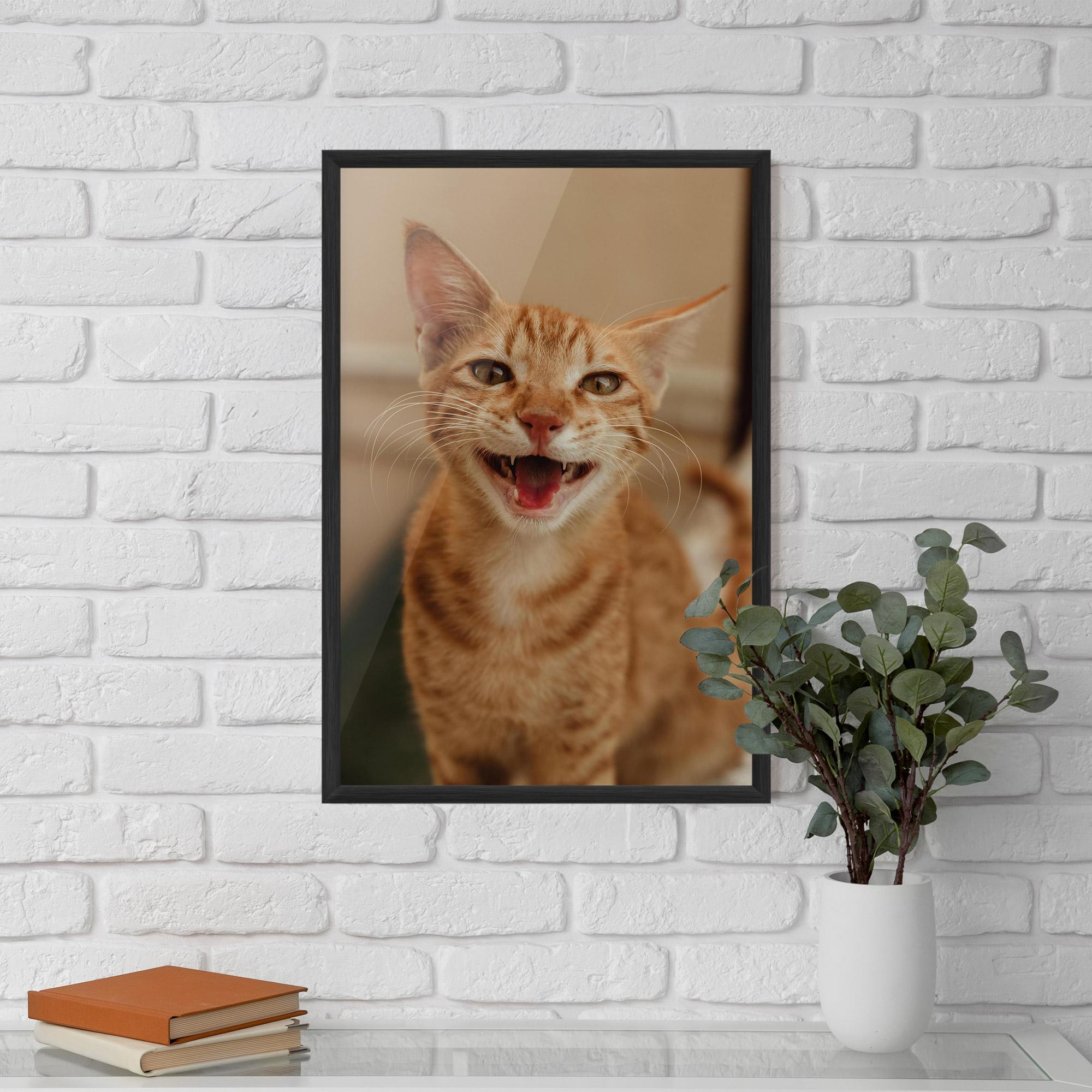 Рамкиран постер Orange Cat Smiling mockup 5