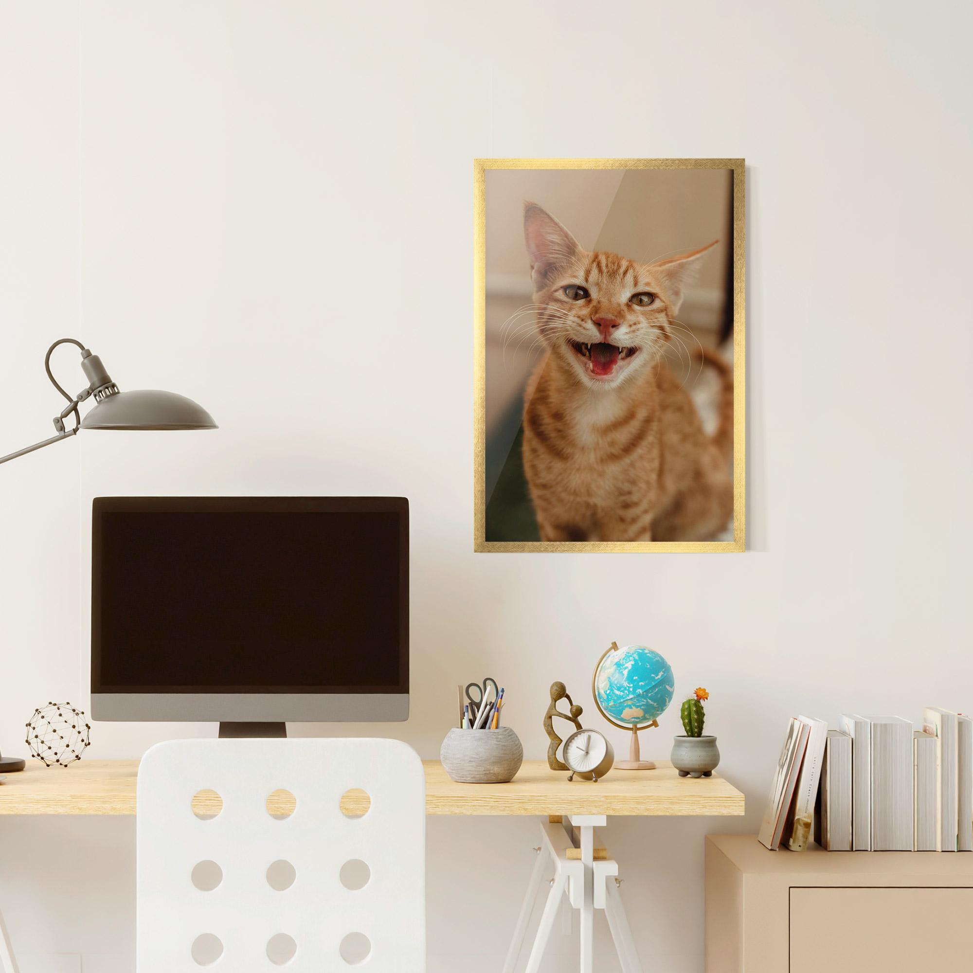 Рамкиран постер Orange Cat Smiling mockup 6