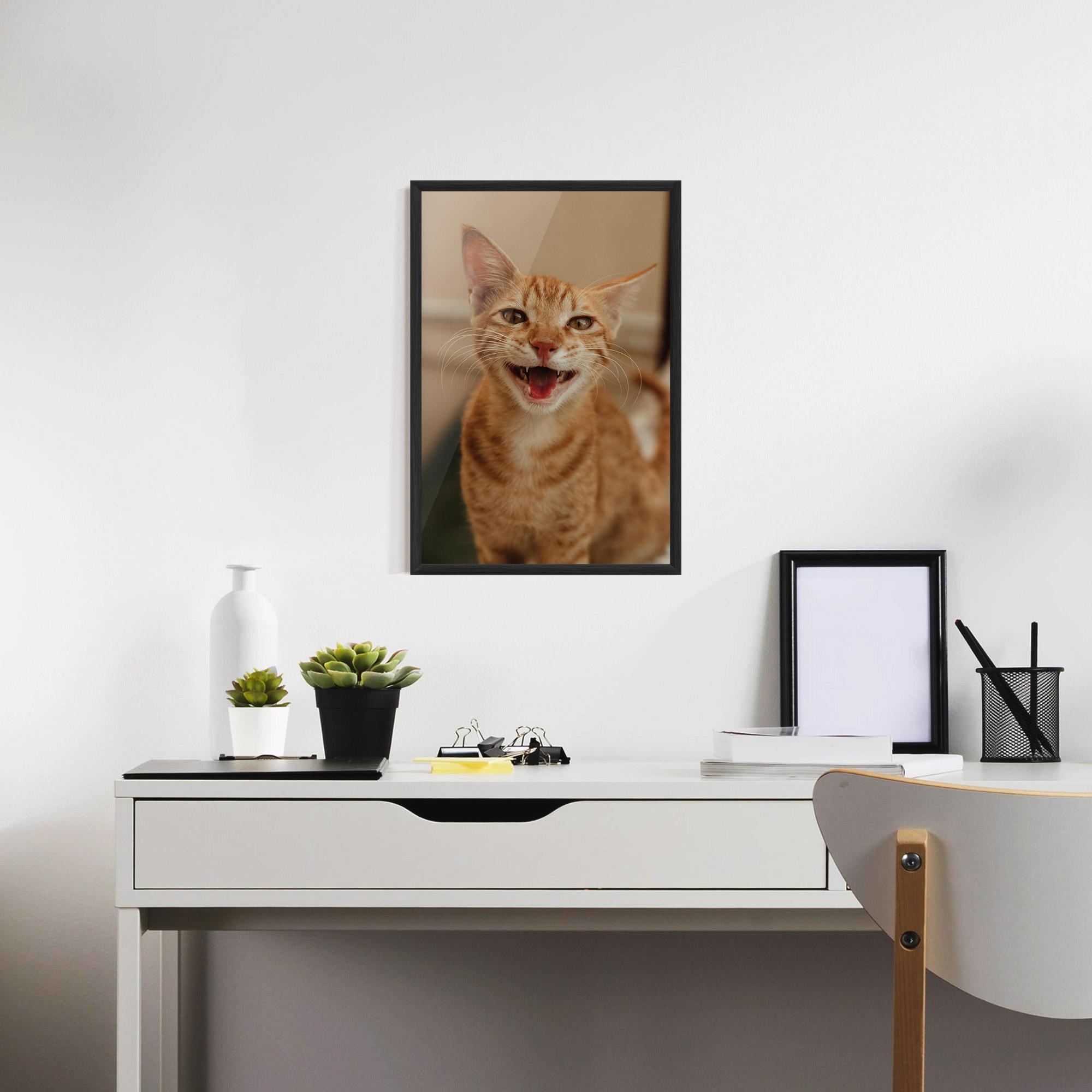 Рамкиран постер Orange Cat Smiling mockup 7