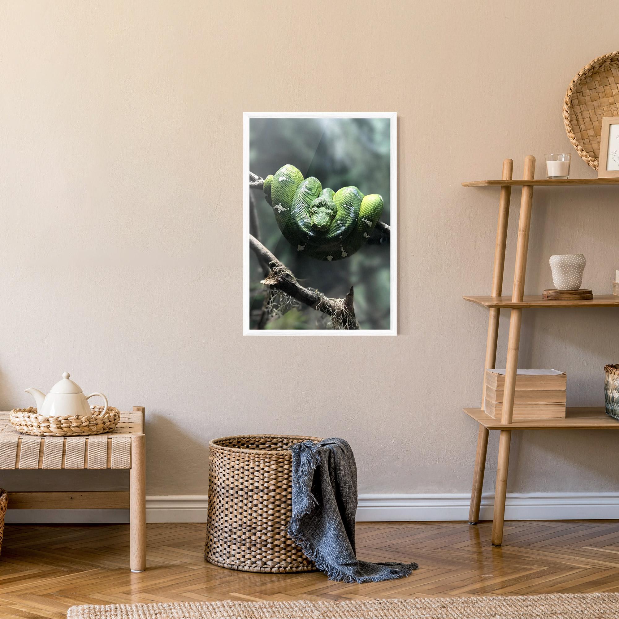 Рамкиран постер Sleepy Snake mockup 9